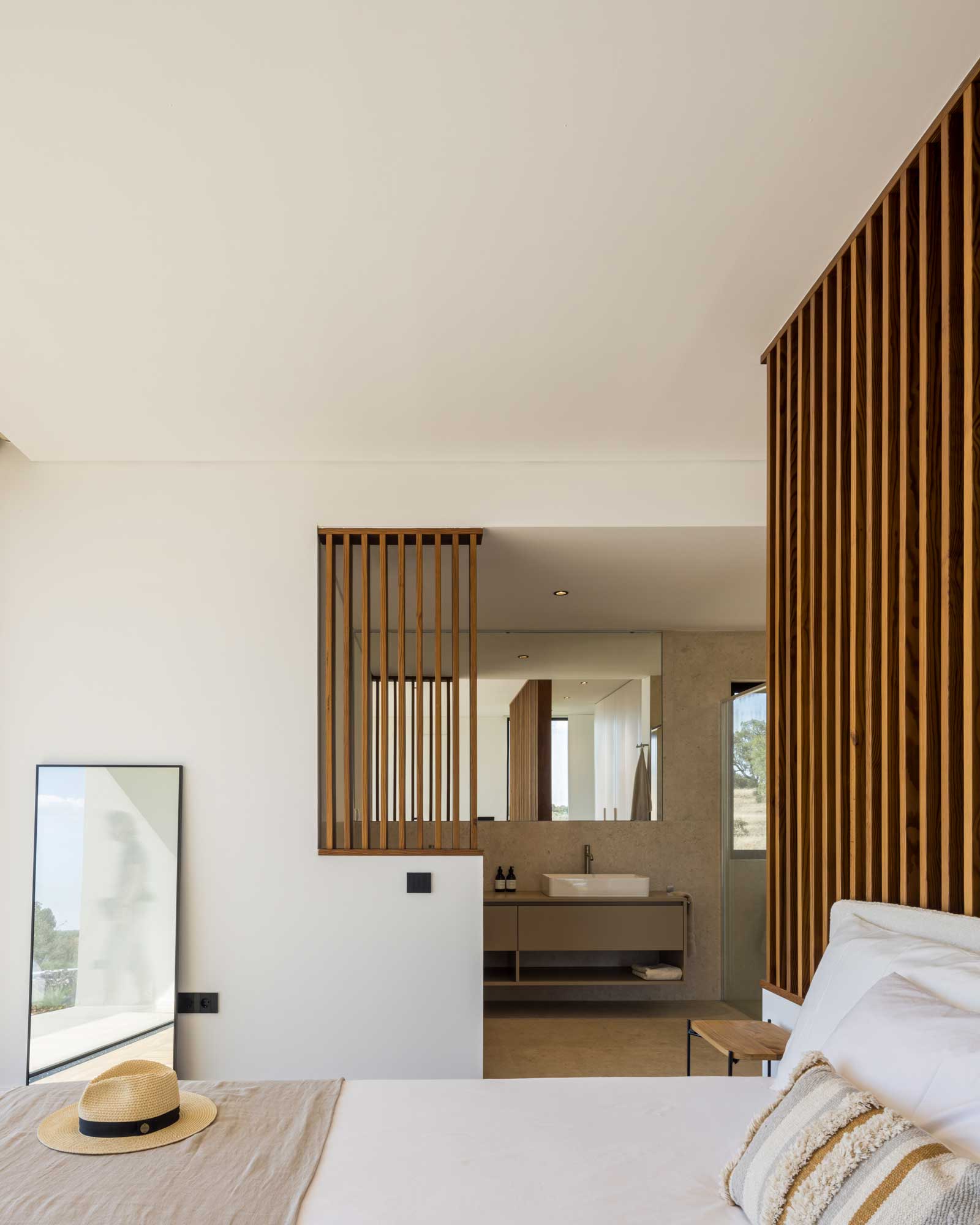 monte-vicente_villa_alentejo-portugal_interior-bedroom-design.jpg