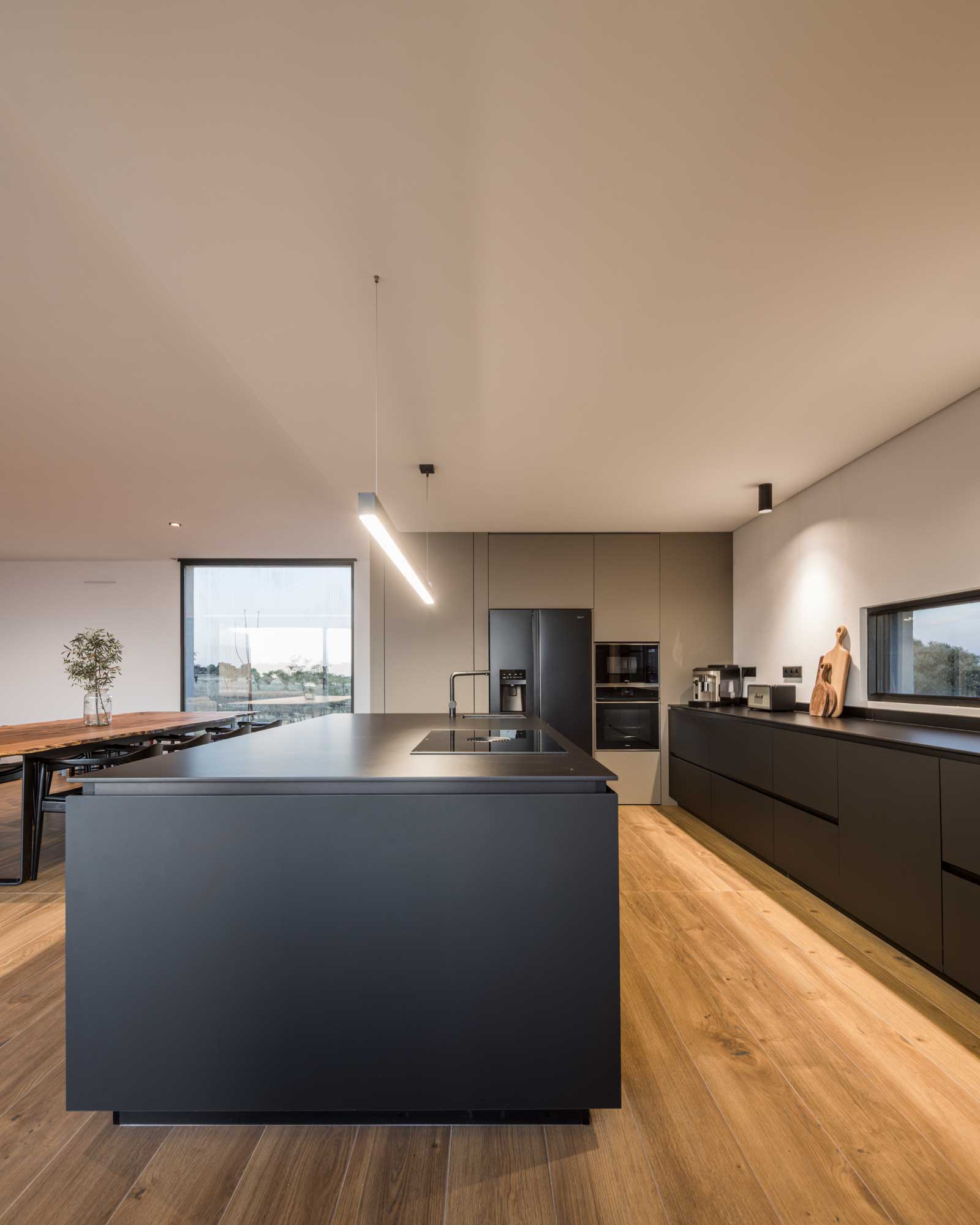 monte-vicente_villa_alentejo-portugal_interior-kitchen-space.jpg
