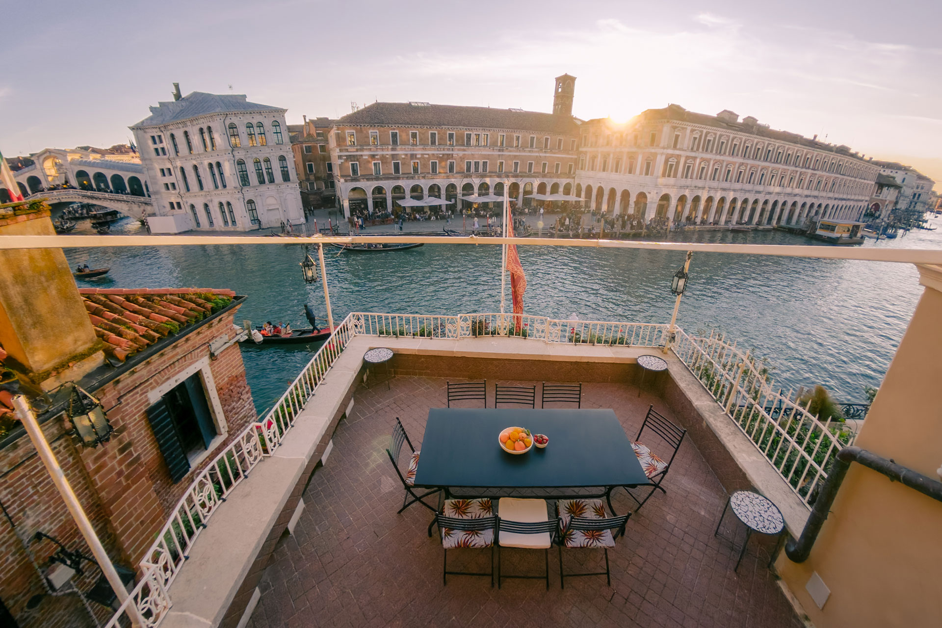 ca-dadda_palazzo_venice-italy_exterior-view.jpg