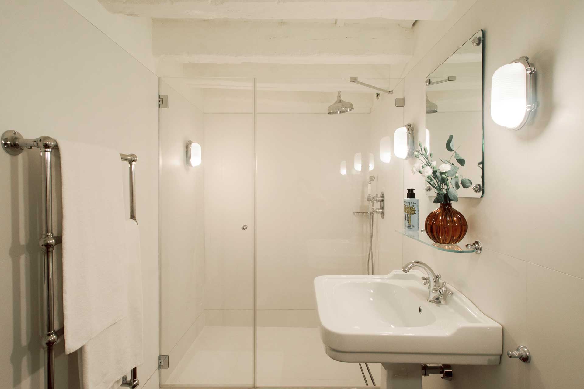 ca-dadda_palazzo_venice-italy_interior-bathroom.jpg