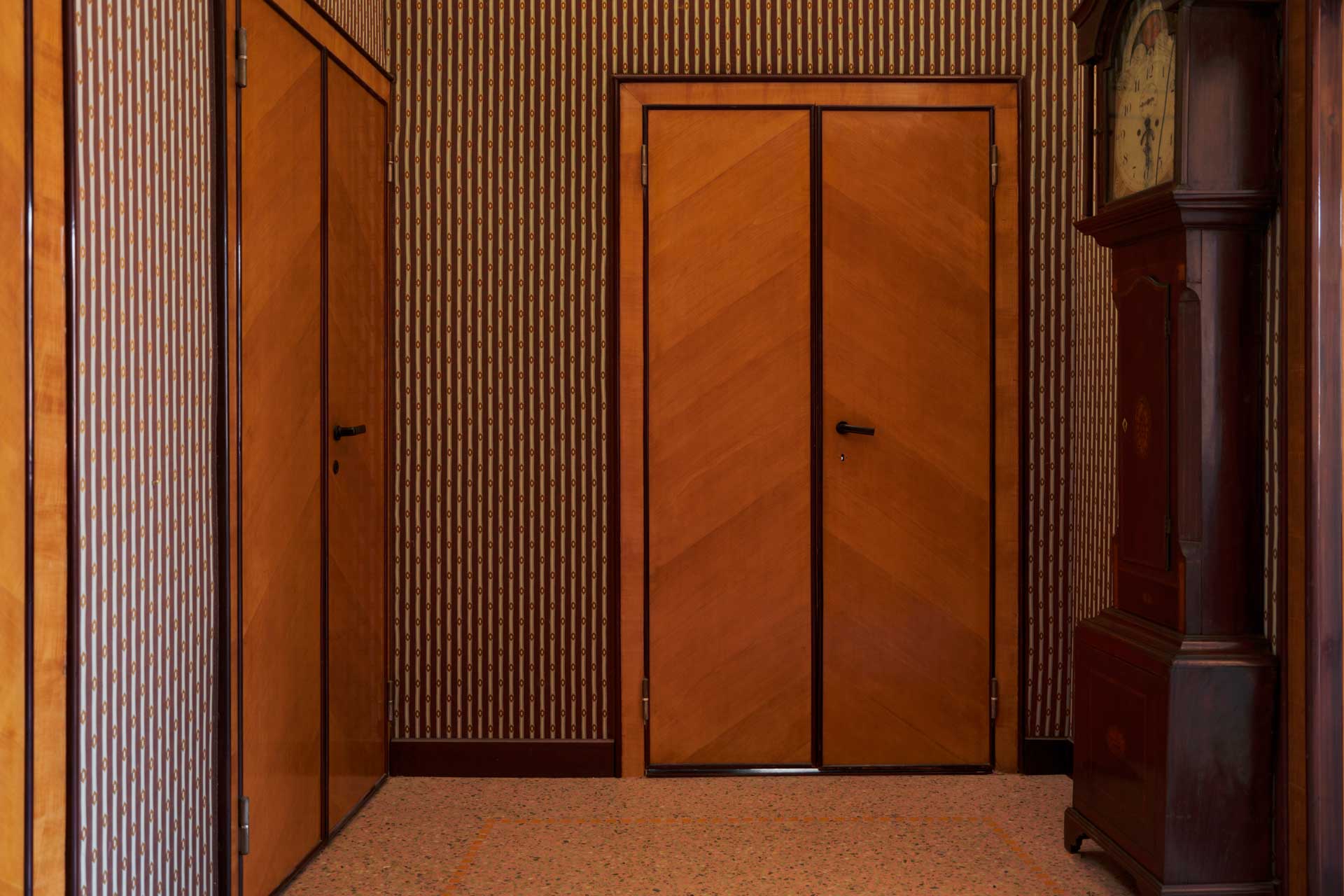ca-dadda_palazzo_venice-italy_interior-door.jpg