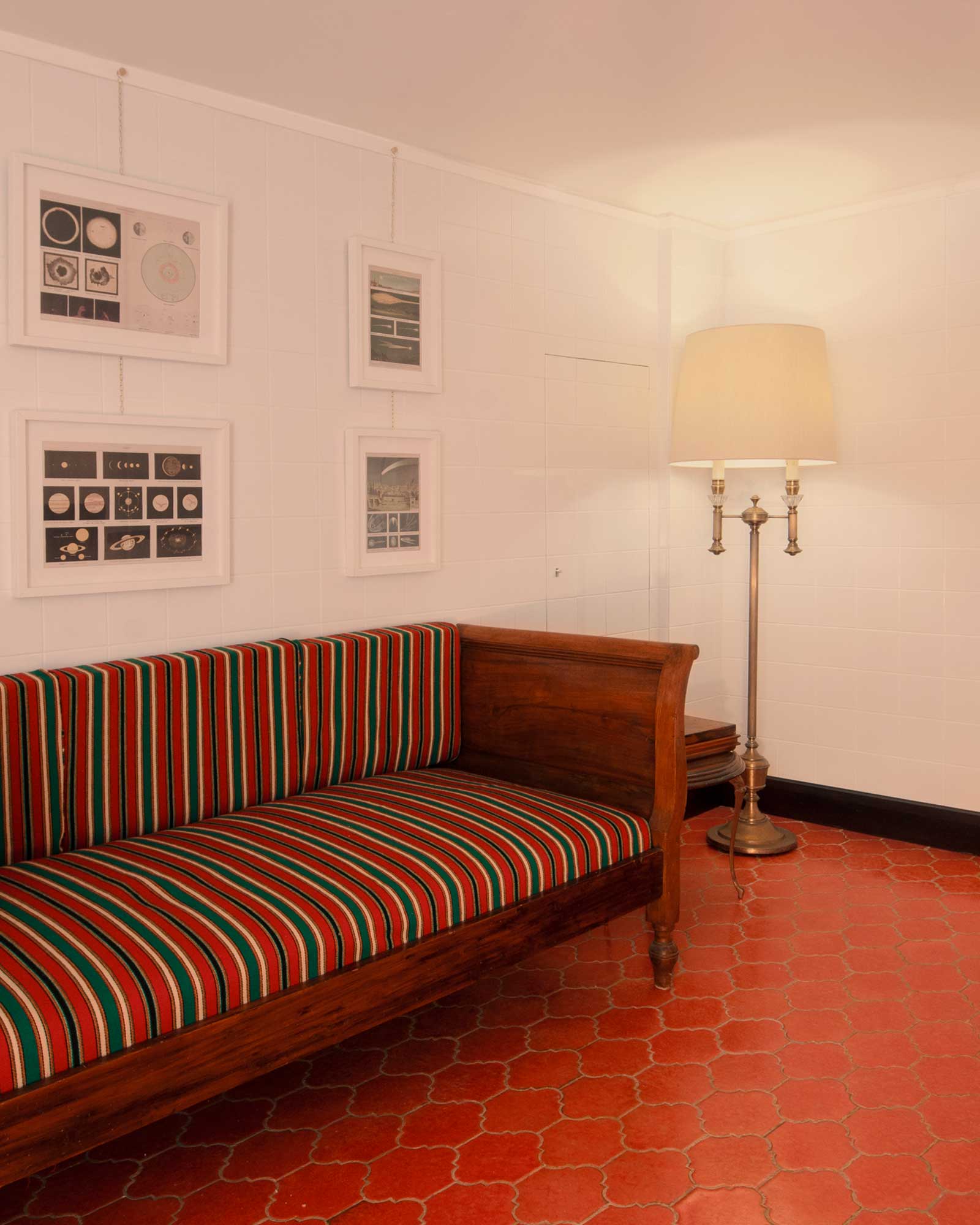 ca-dadda_palazzo_venice-italy_interior-red-sofa.jpg