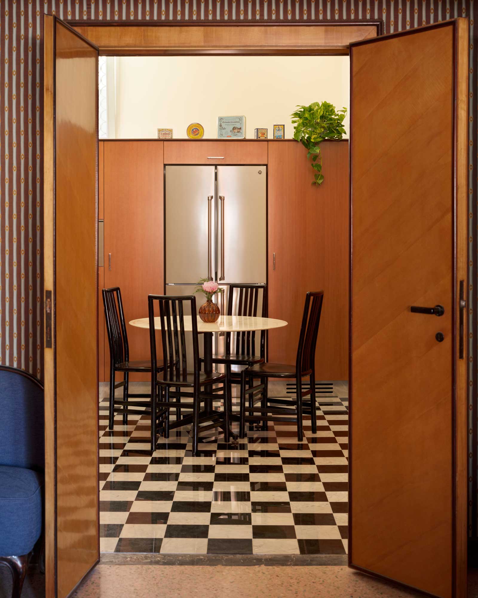 ca-dadda_palazzo_venice-italy_interior-table.jpg