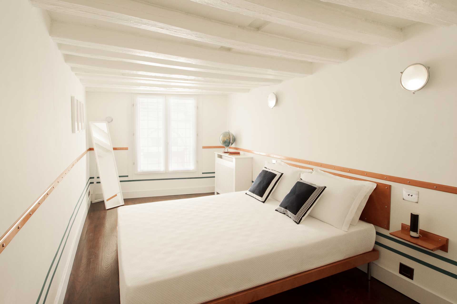 ca-dadda_palazzo_venice-italy_interior-white-bedroom.jpg