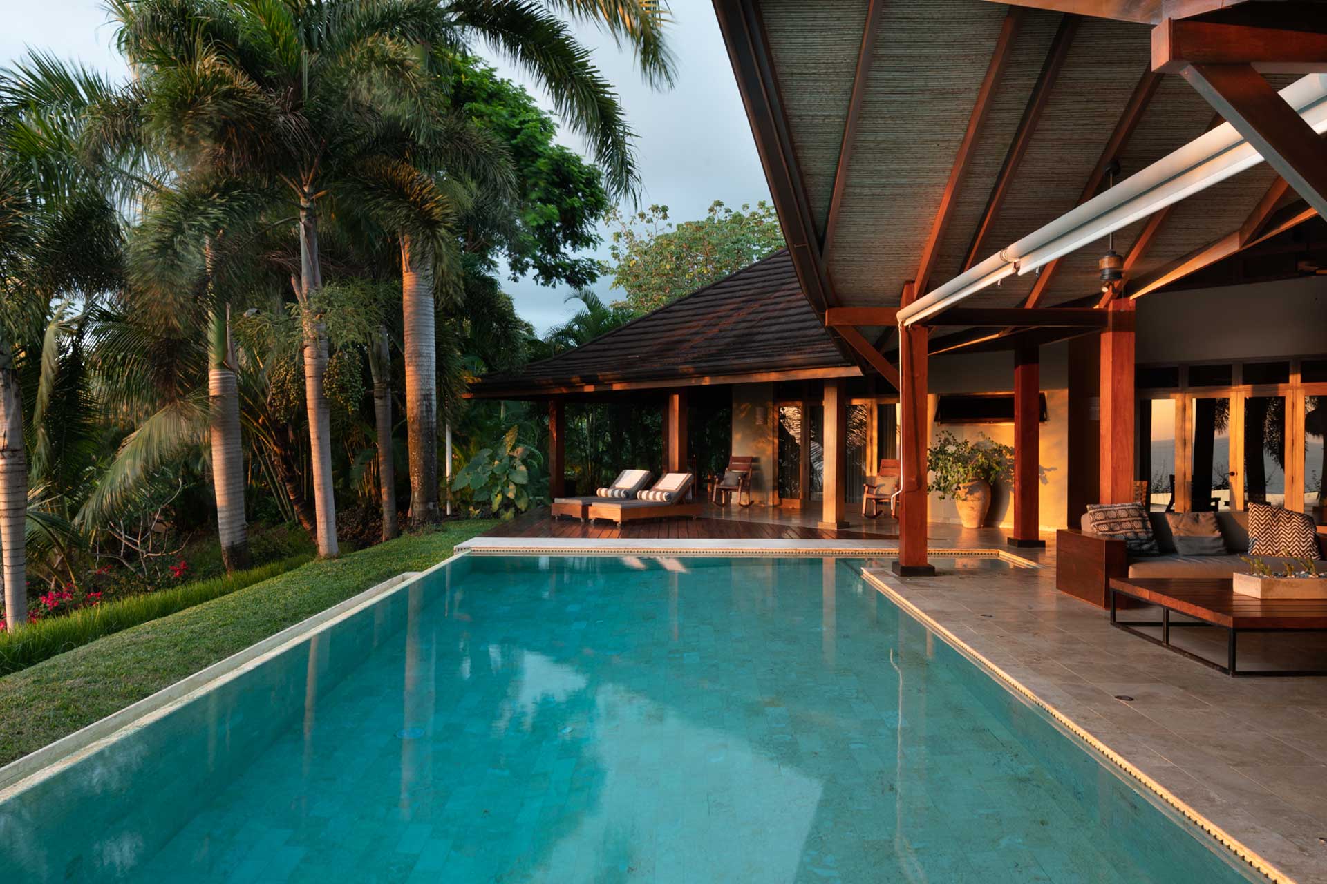 casa-brisas-del-cabo_villa_puntarenas-costa-rica_exterior-pool-sunset.jpg