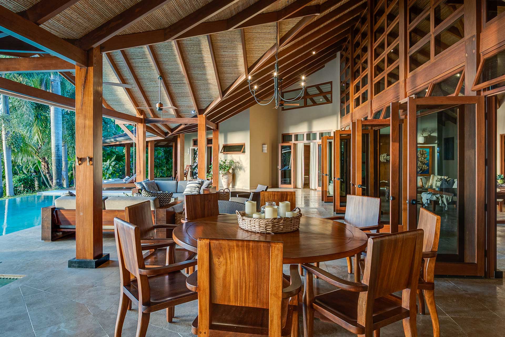 casa-brisas-del-cabo_villa_puntarenas-costa-rica_exterior-table.jpg