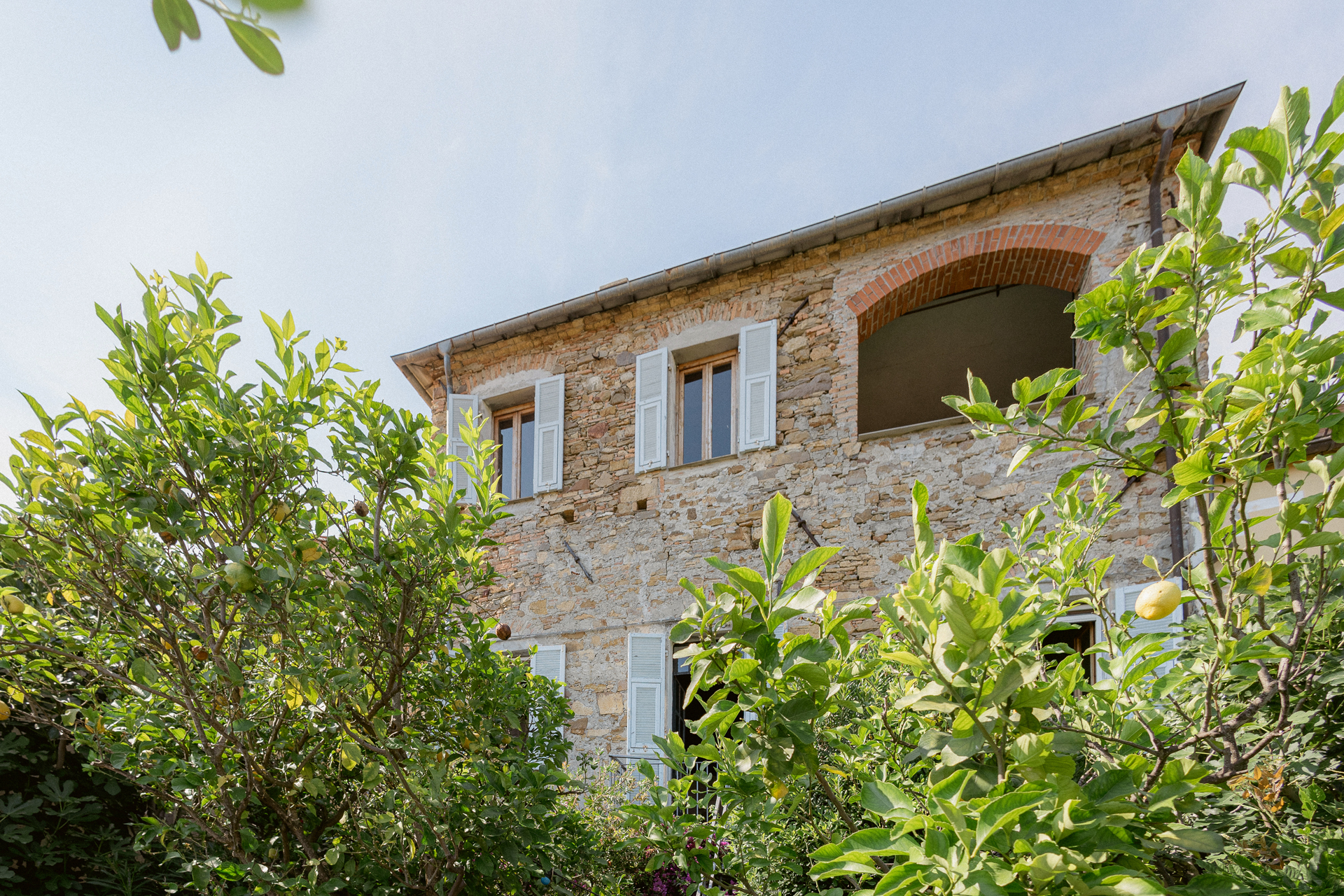 casa-tunin_house_liguria-italy_exterior-facade.jpg