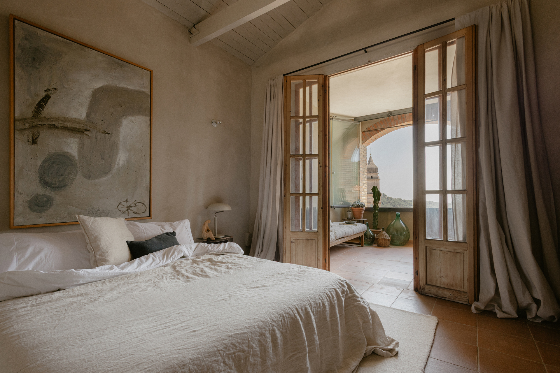 casa-tunin_house_liguria-italy_interior-bed-room-design.jpg