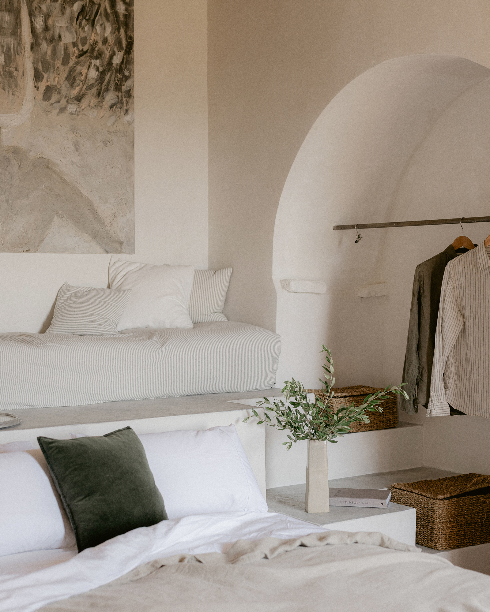 casa-tunin_house_liguria-italy_interior-bedroom-detail-space.jpg