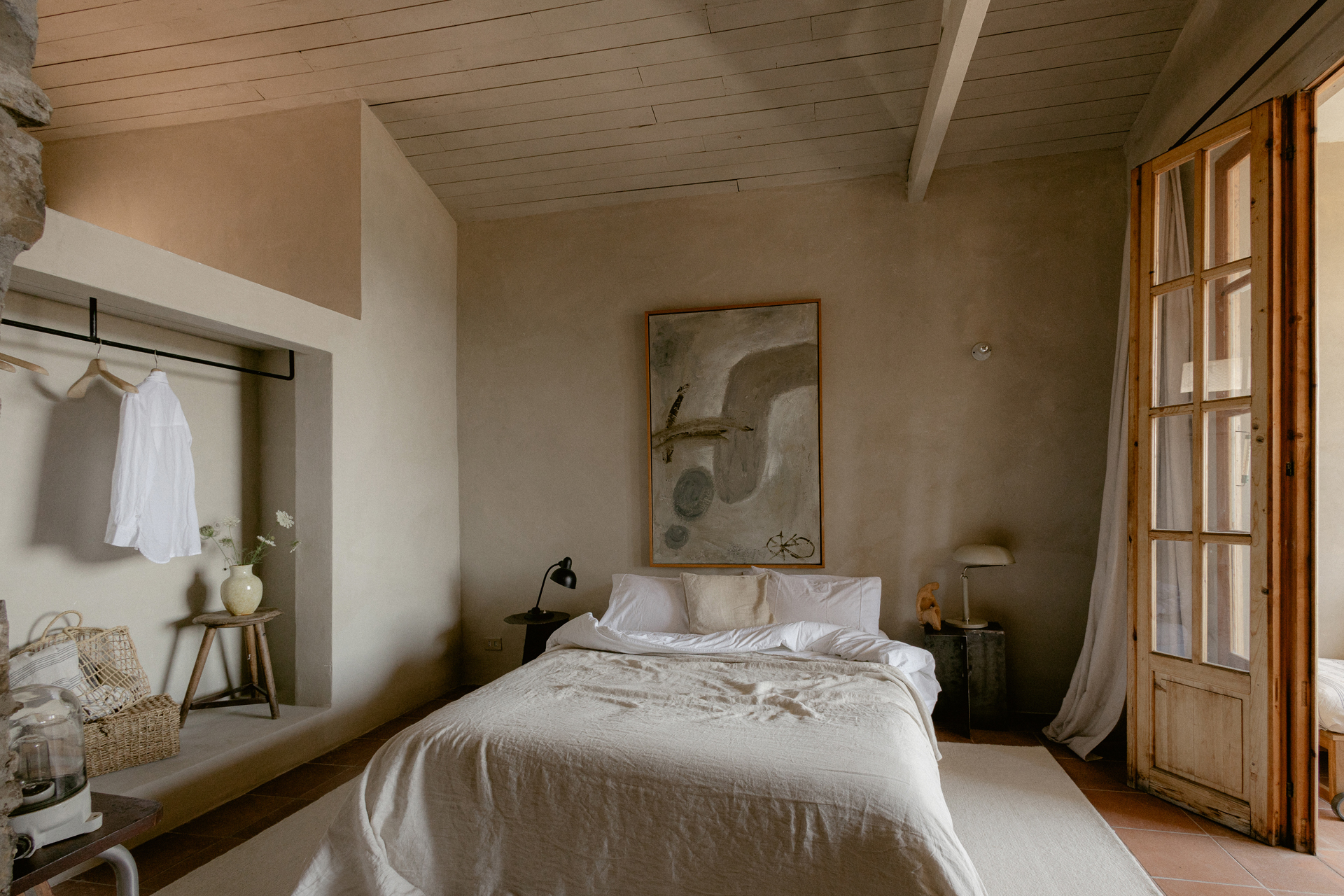 casa-tunin_house_liguria-italy_interior-bedroom-space.jpg