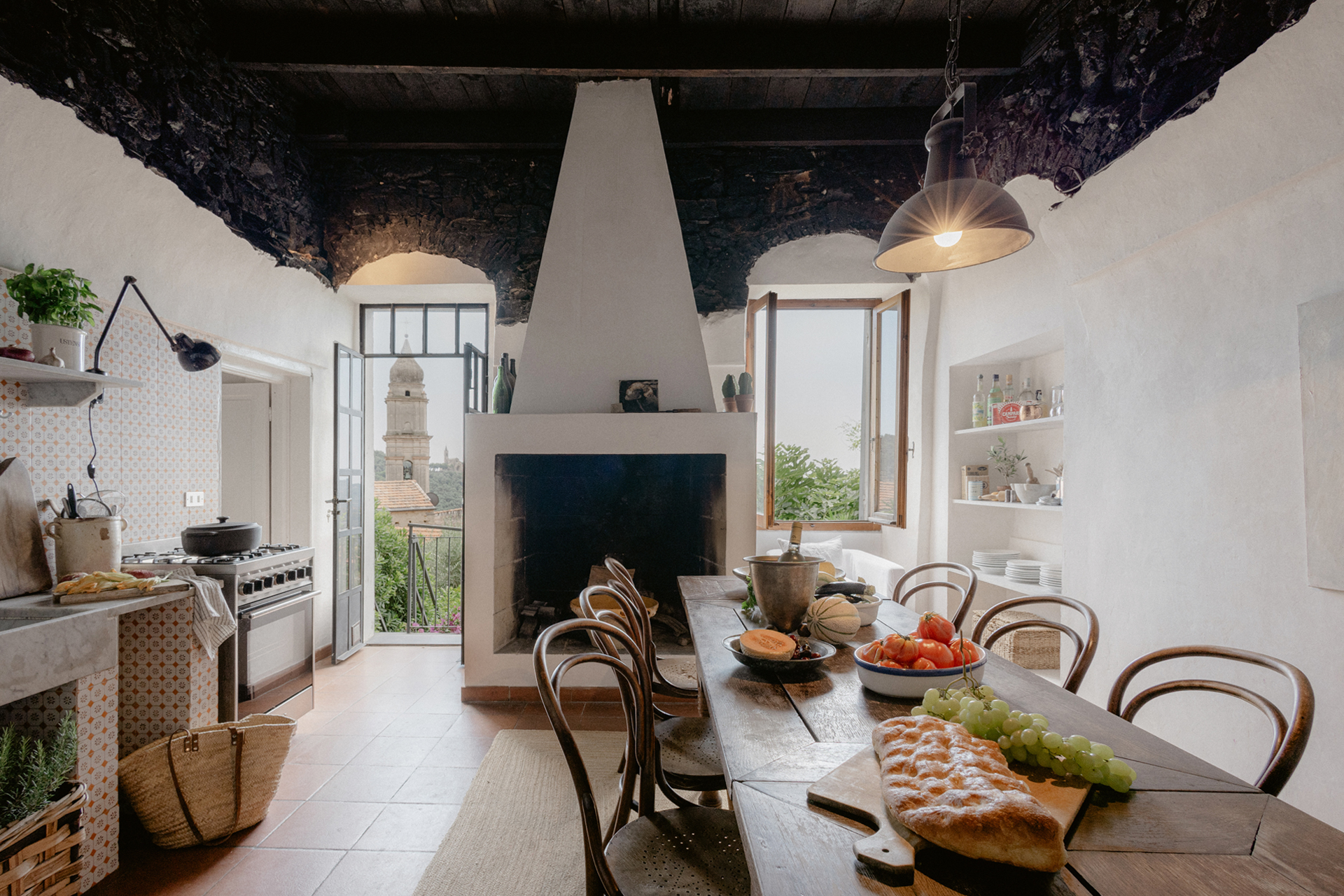 casa-tunin_house_liguria-italy_interior-kitchen.jpg