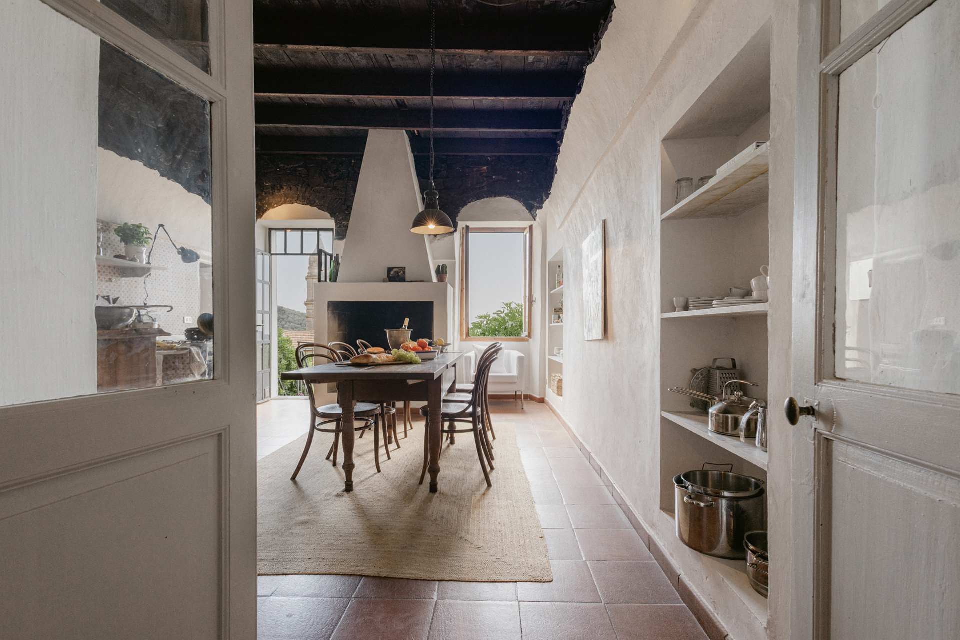 casa-tunin_house_liguria-italy_interior-kitchen-design.jpg