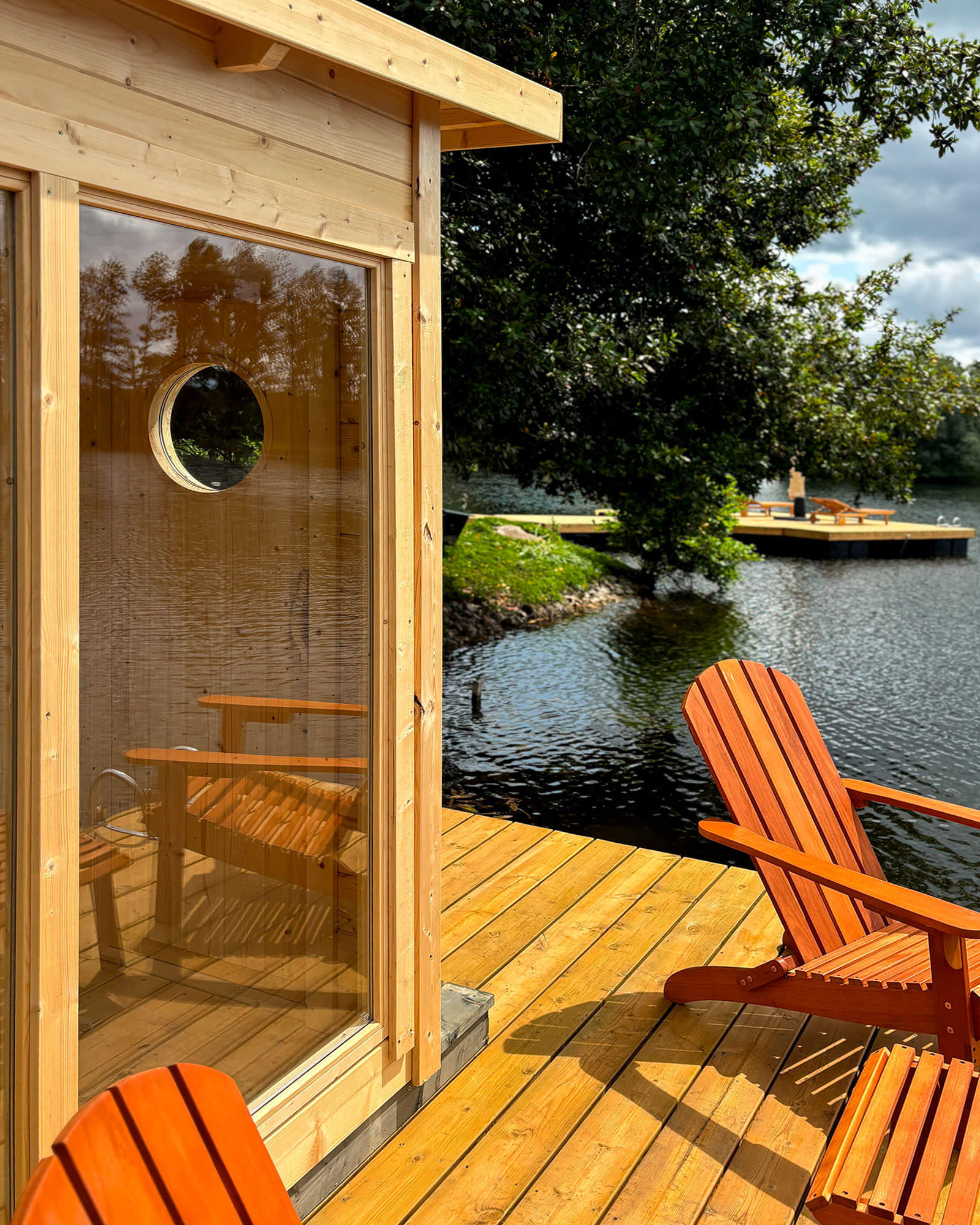 boucles-de-seine_cottage_normandie-france_exterior-wood-sauna.jpg