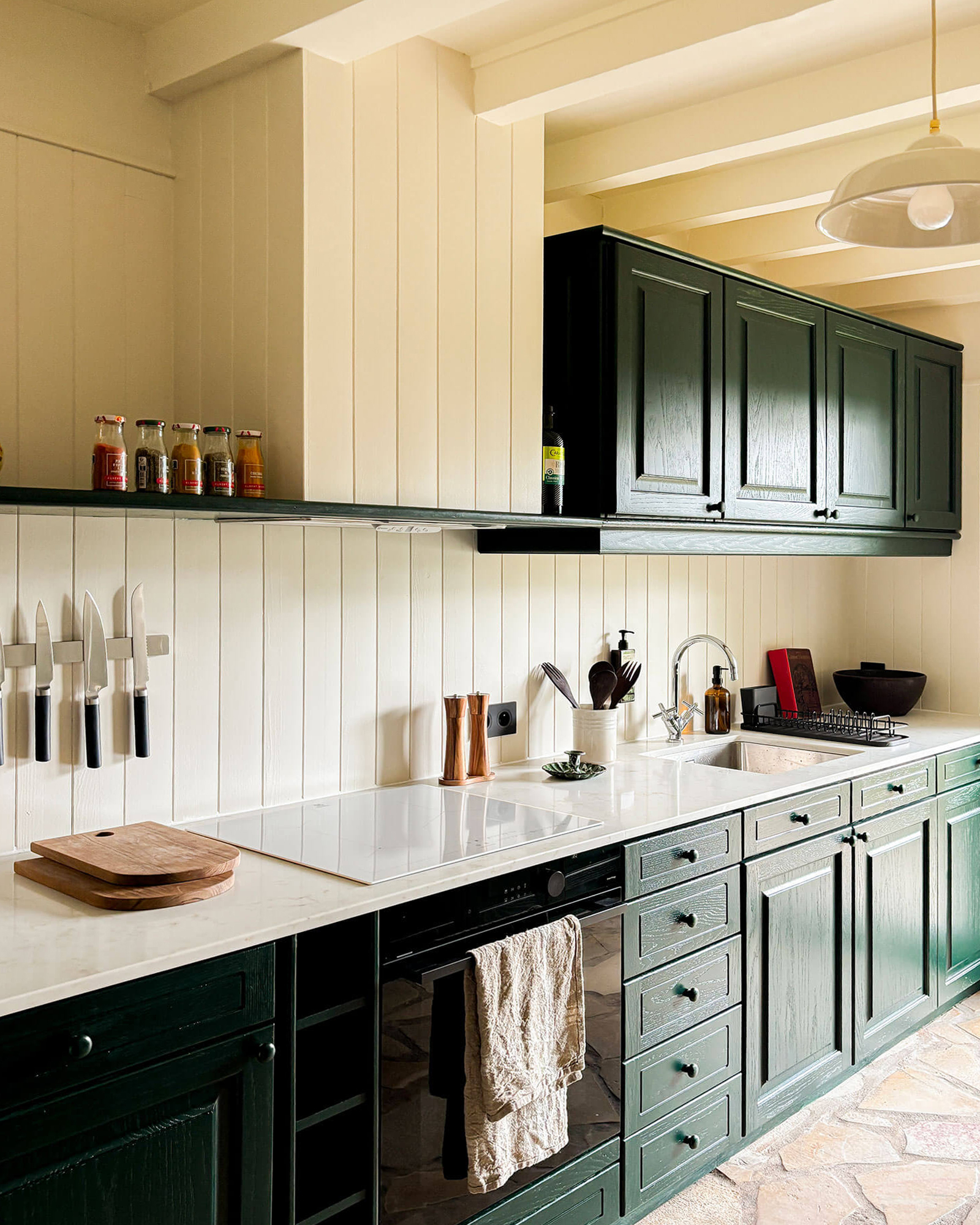 boucles-de-seine_cottage_normandie-france_interior-kitchen.jpg
