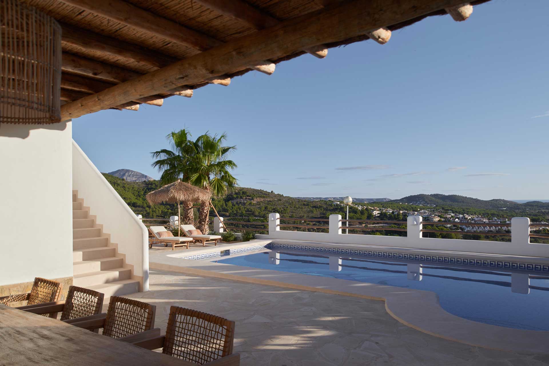 la-casa-betty_villa_alicante-spain_exterior-pool.jpg