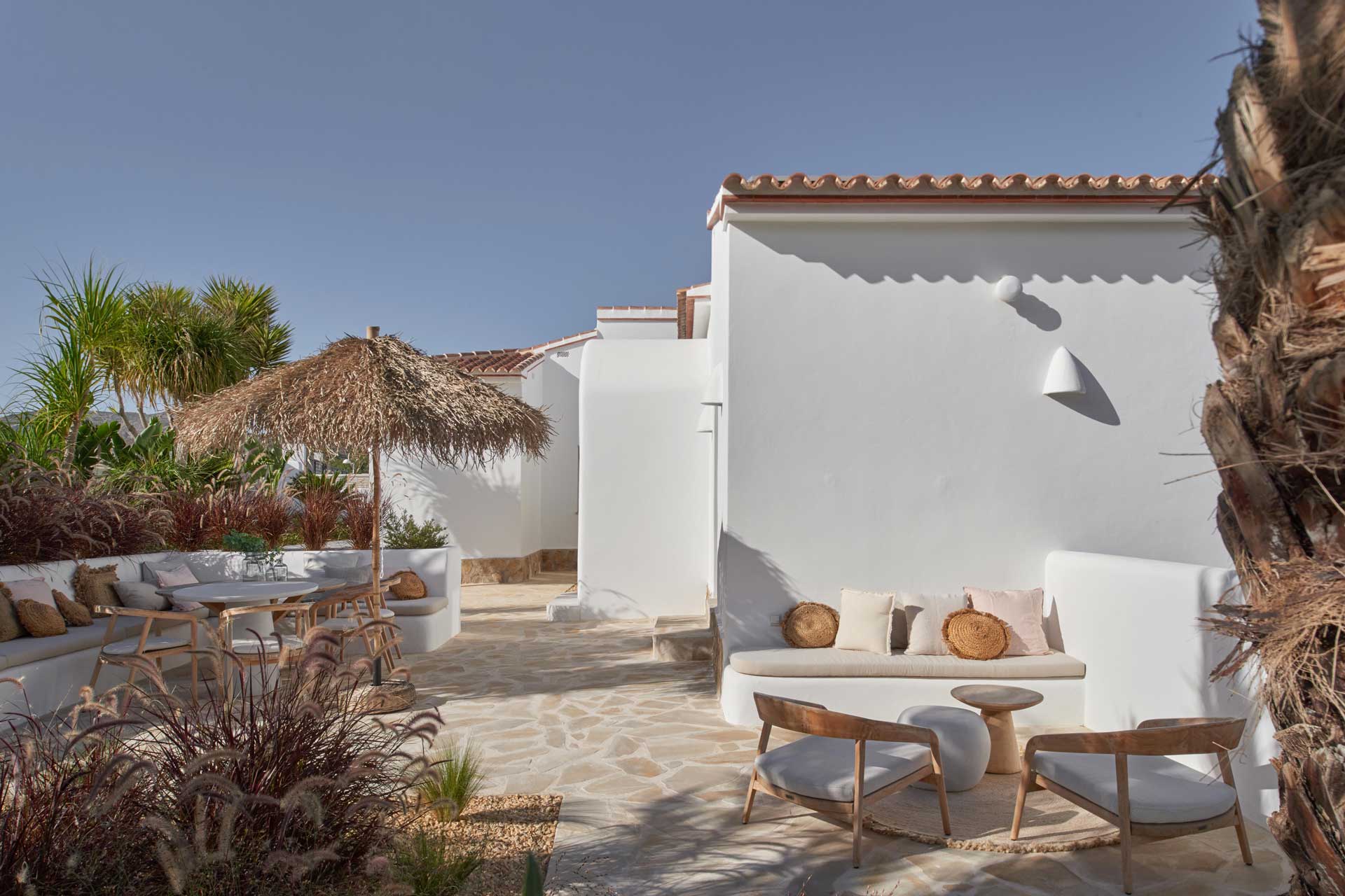 la-casa-betty_villa_alicante-spain_exterior-terrace.jpg