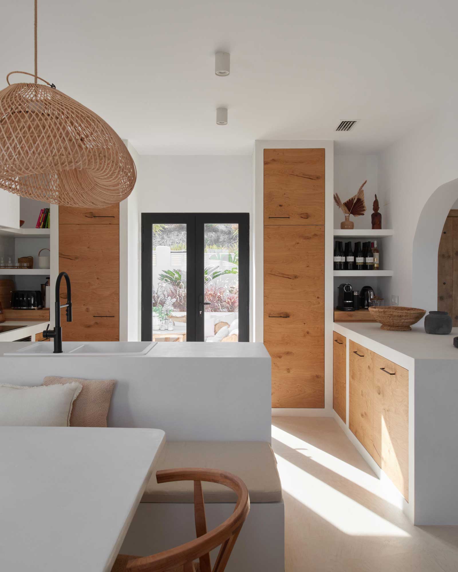 la-casa-betty_villa_alicante-spain_interior-kitchen-design.jpg