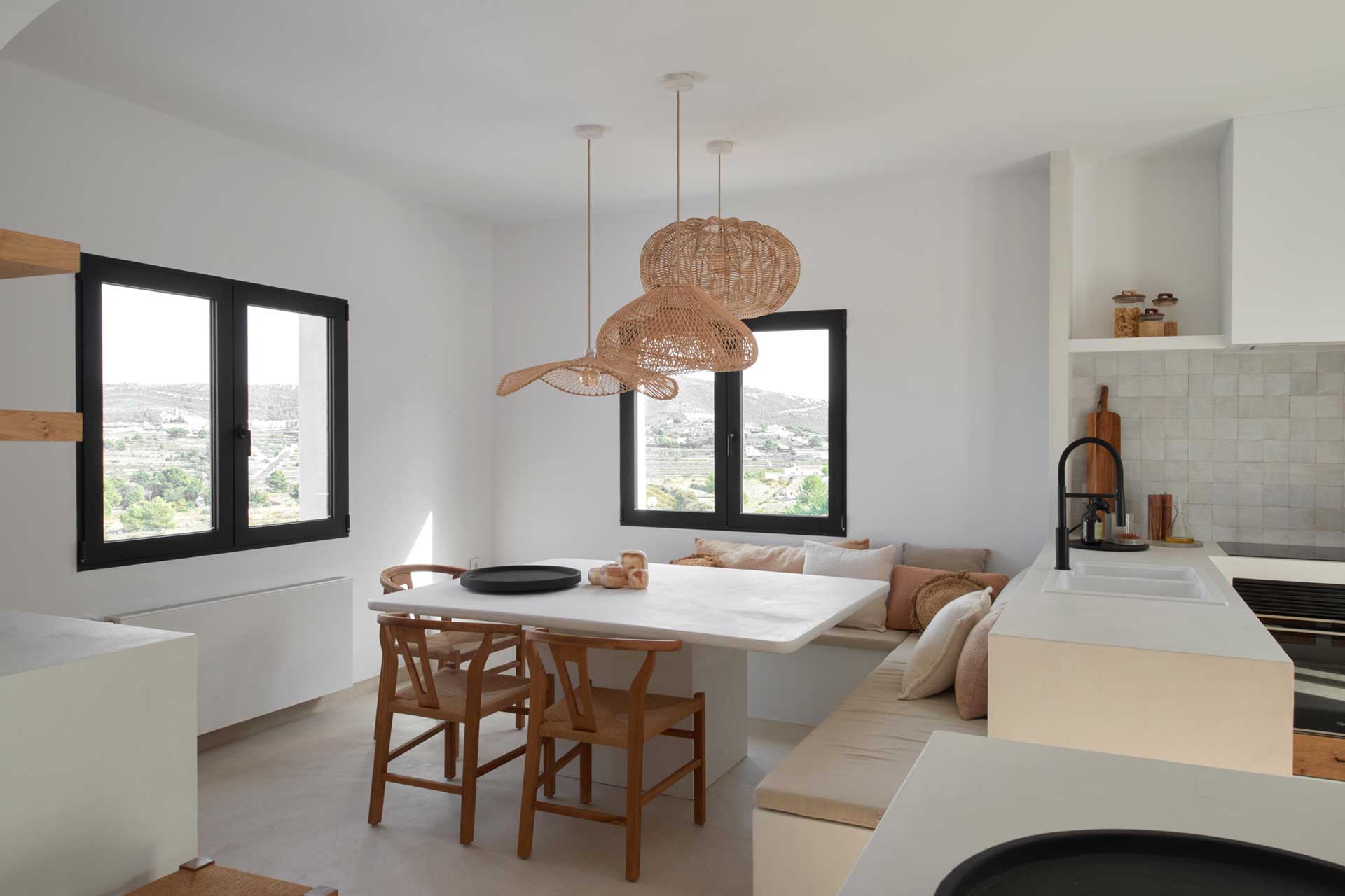 la-casa-betty_villa_alicante-spain_interior-table.jpg