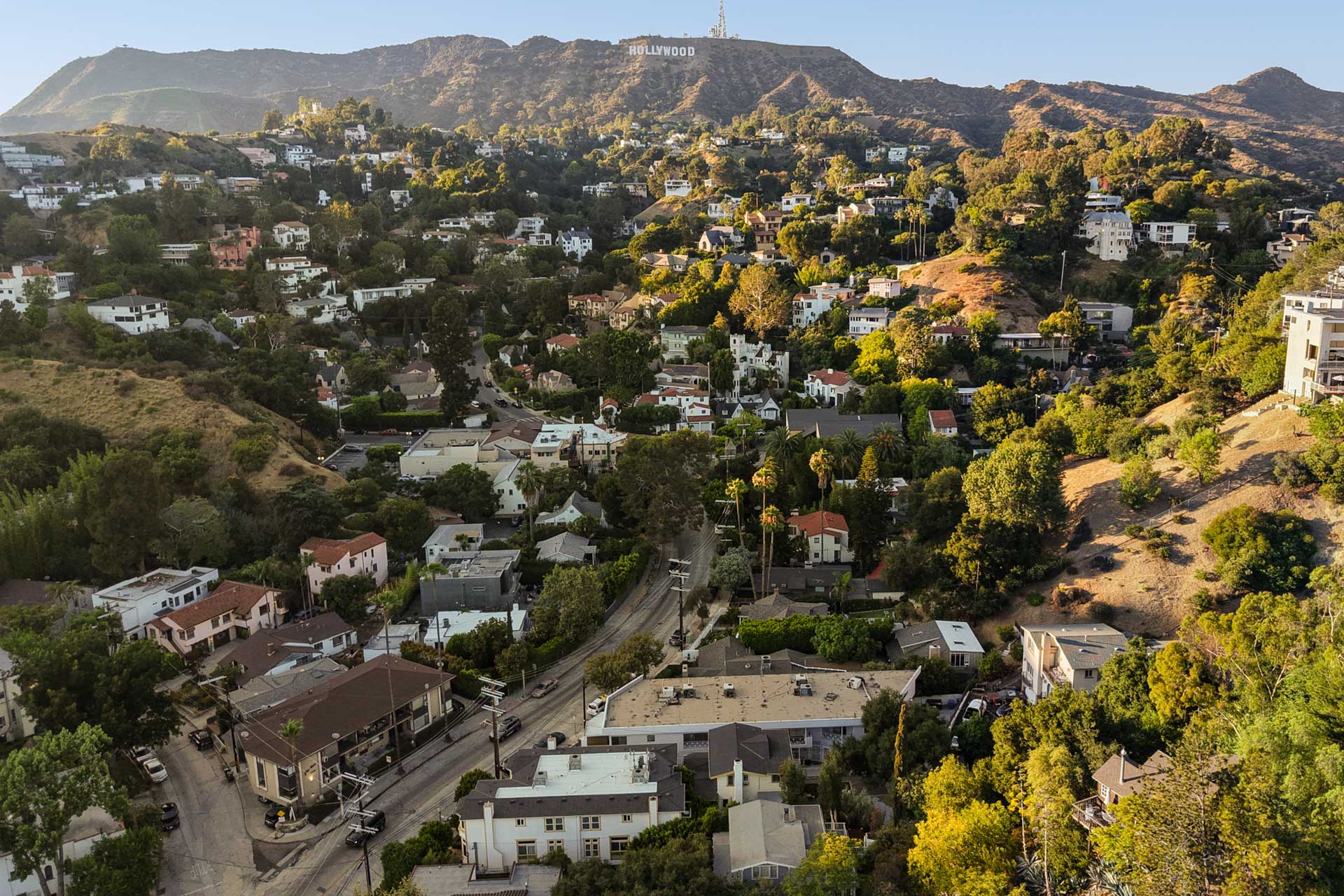 peaceful-beachwood-retreat_house_los-angeles-usa_exterior-drone.jpg