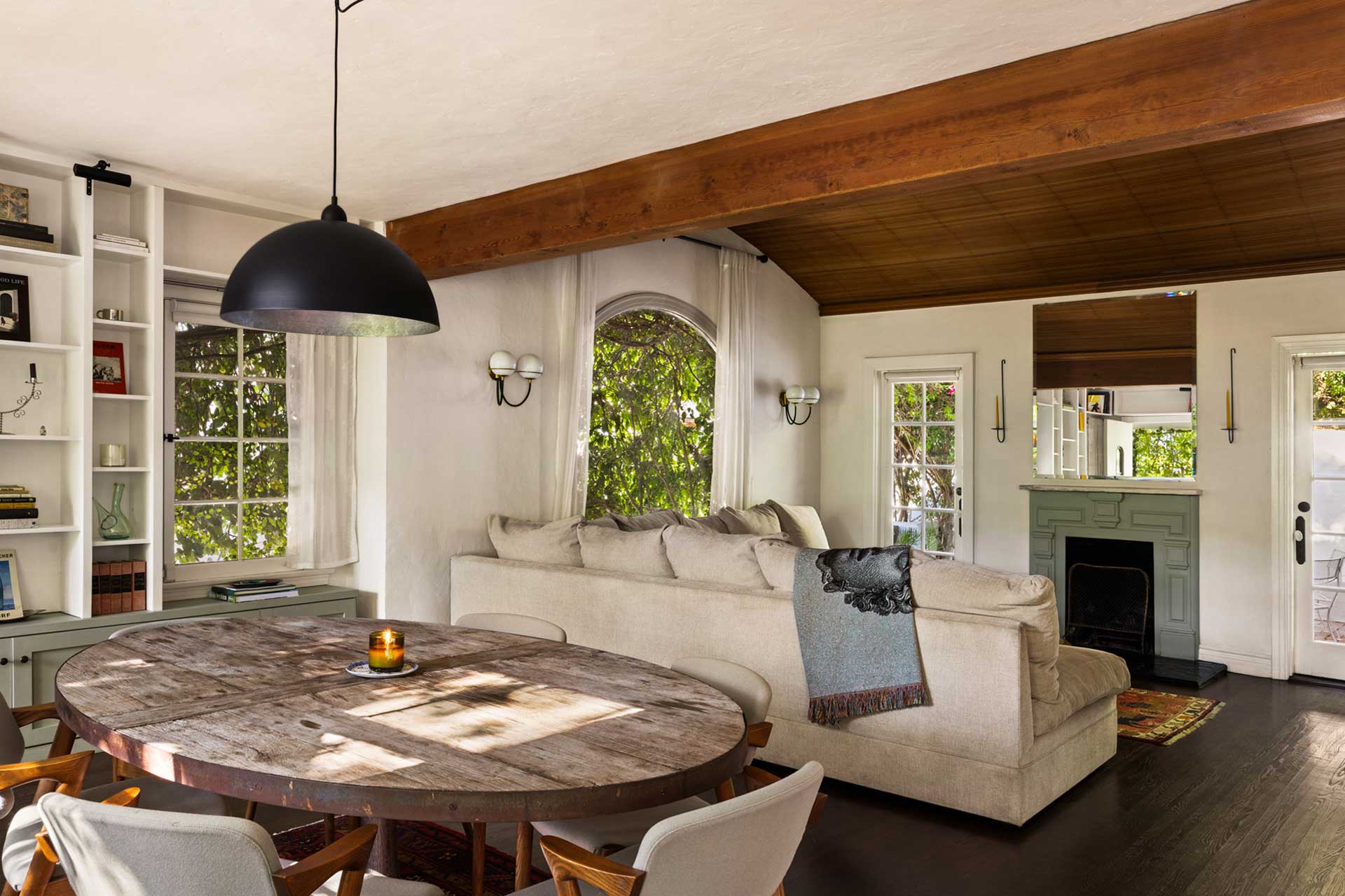 peaceful-beachwood-retreat_house_los-angeles-usa_interior-space.jpg