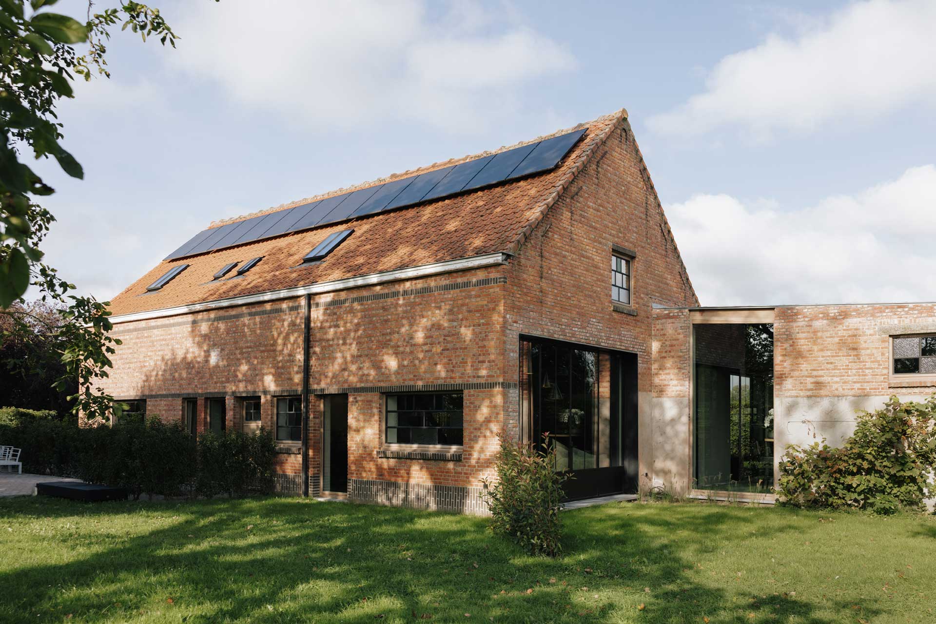 barn-80_farmhouse_vlaanderen-belgium_exterior-facade.jpg