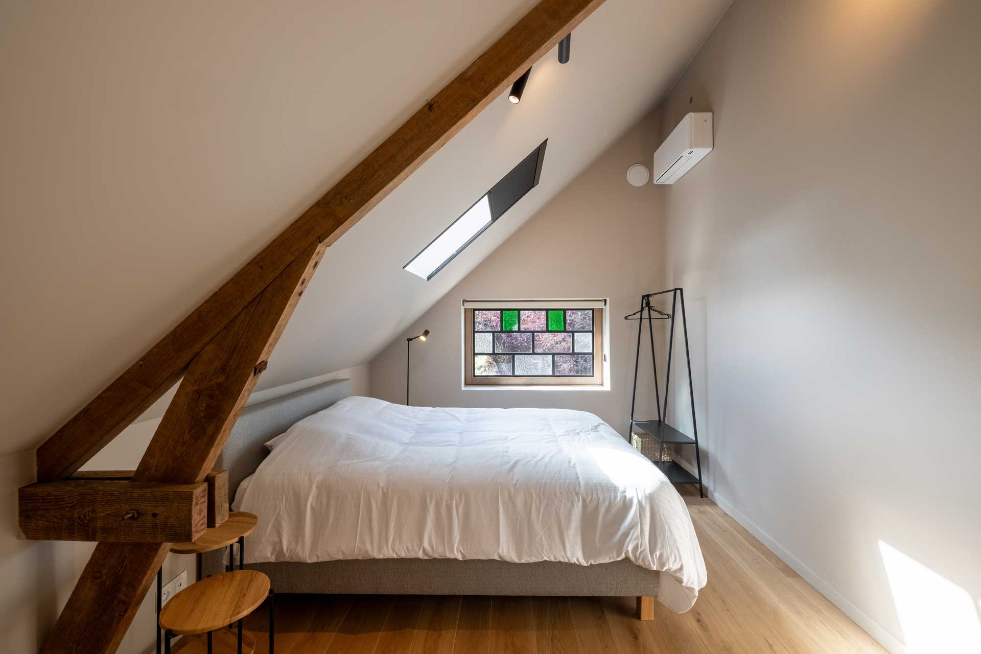 barn-80_farmhouse_vlaanderen-belgium_interior-bedroom.jpg
