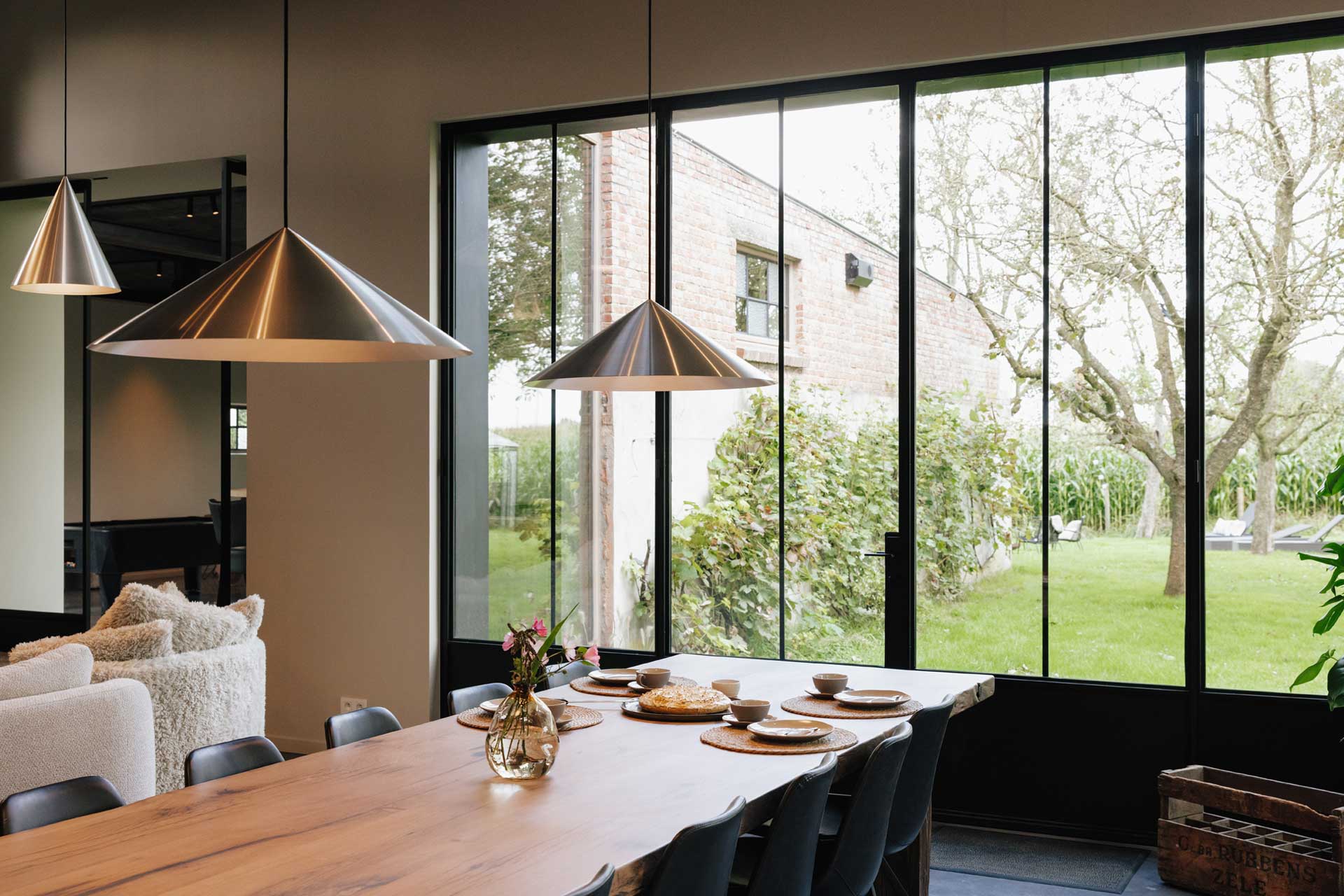 barn-80_farmhouse_vlaanderen-belgium_interior-dining.jpg