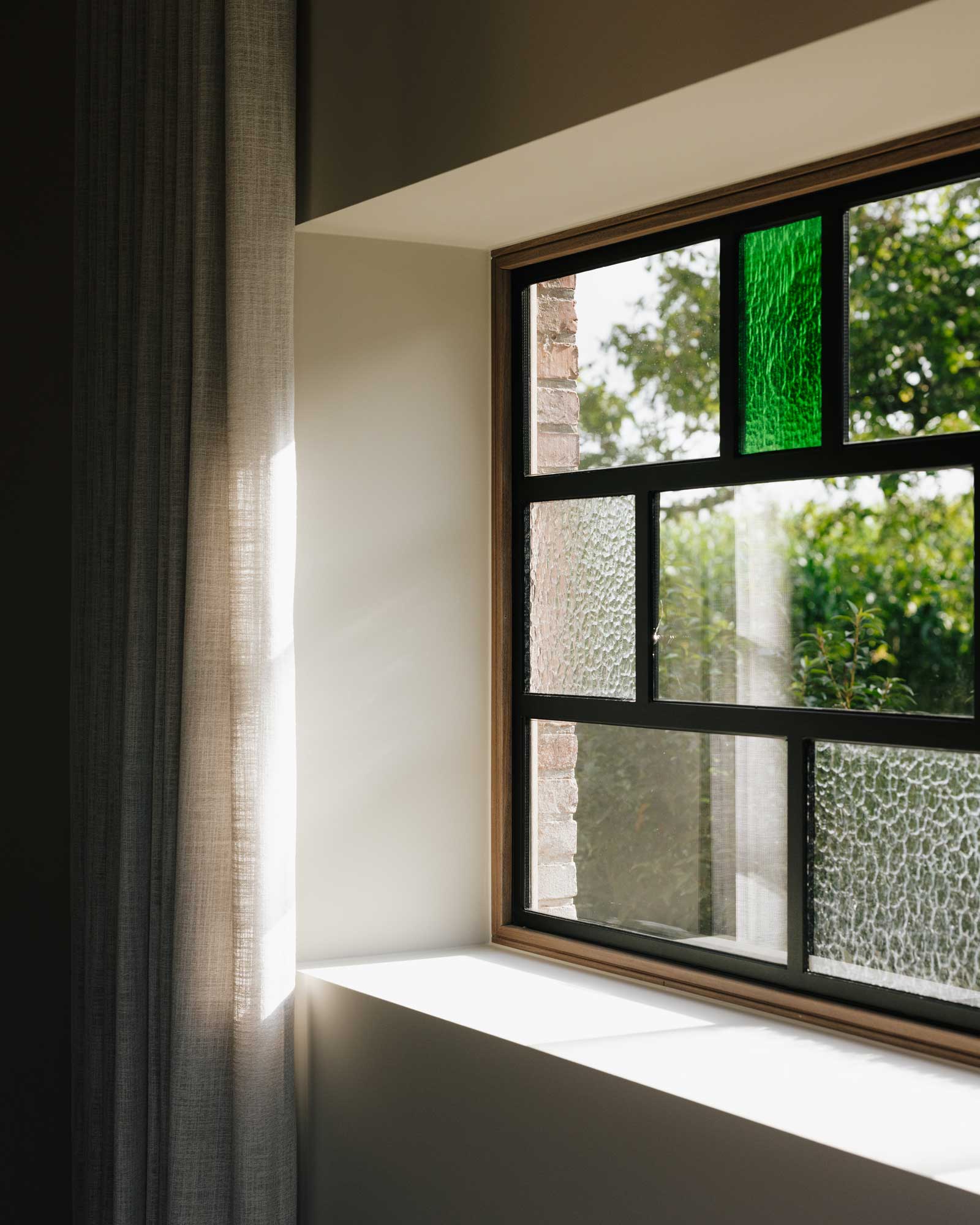 barn-80_farmhouse_vlaanderen-belgium_interior-window.jpg