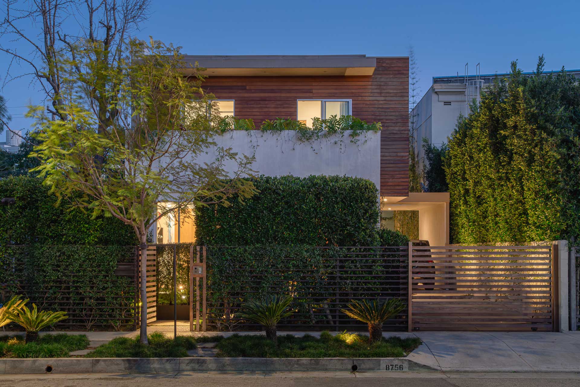 flora-house-ashcroft_house_california-usa_exterior-facade-night.jpg