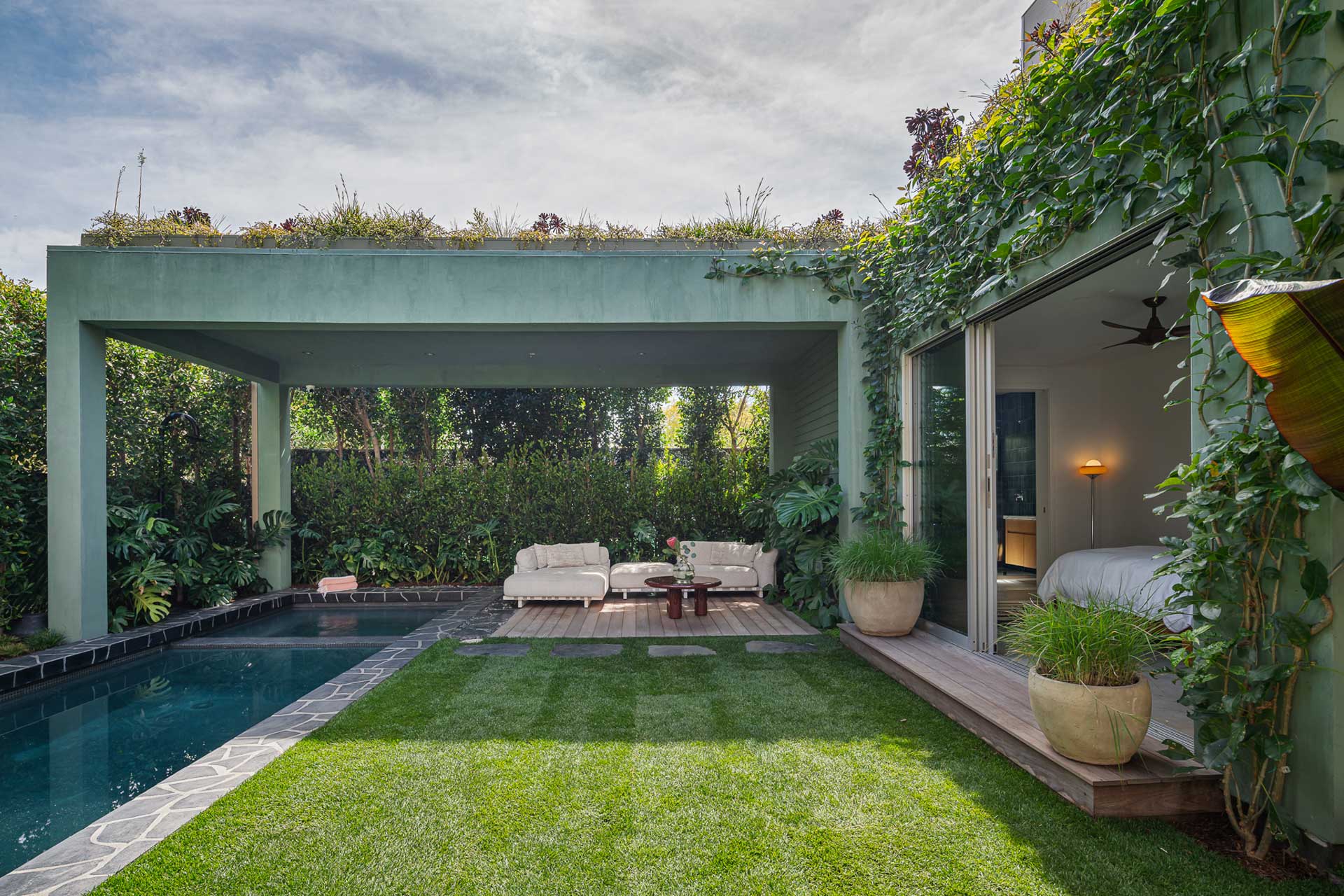 flora-house-ashcroft_house_california-usa_exterior-garden.jpg