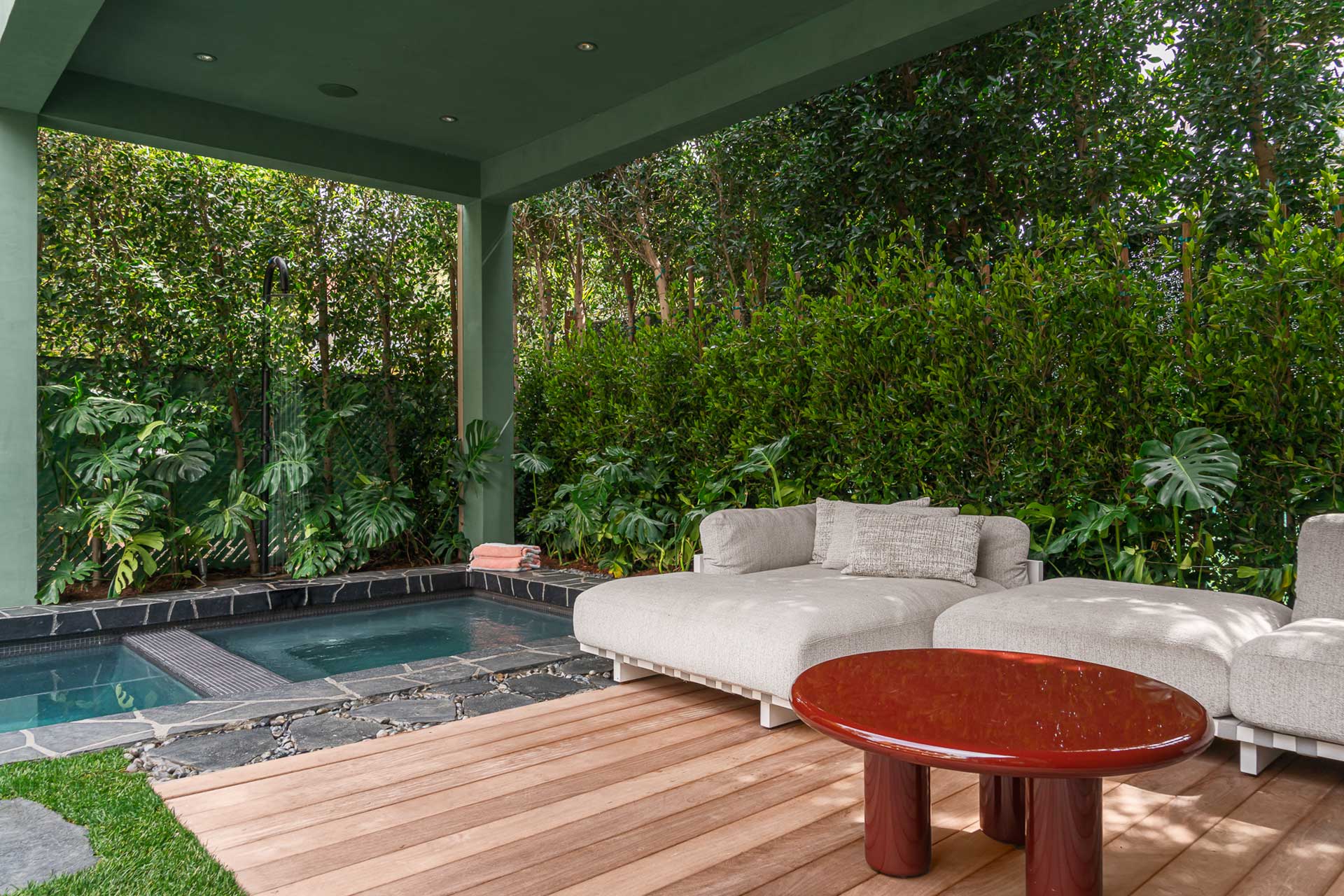 flora-house-ashcroft_house_california-usa_exterior-terrace.jpg