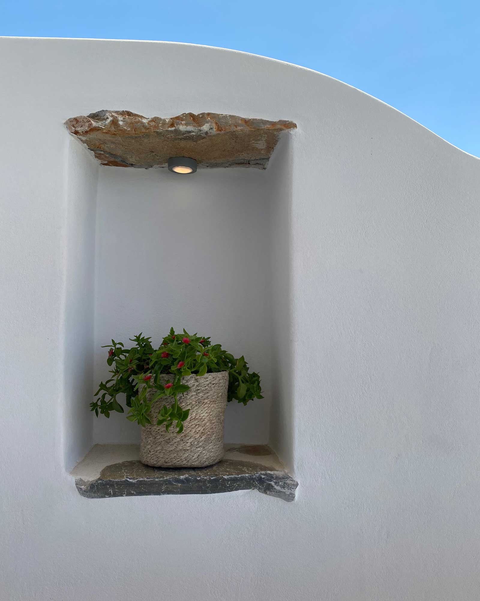beachhouse-omega-naxos_beachhouse_naxos-cyclades-greece_exterior-detail.jpg