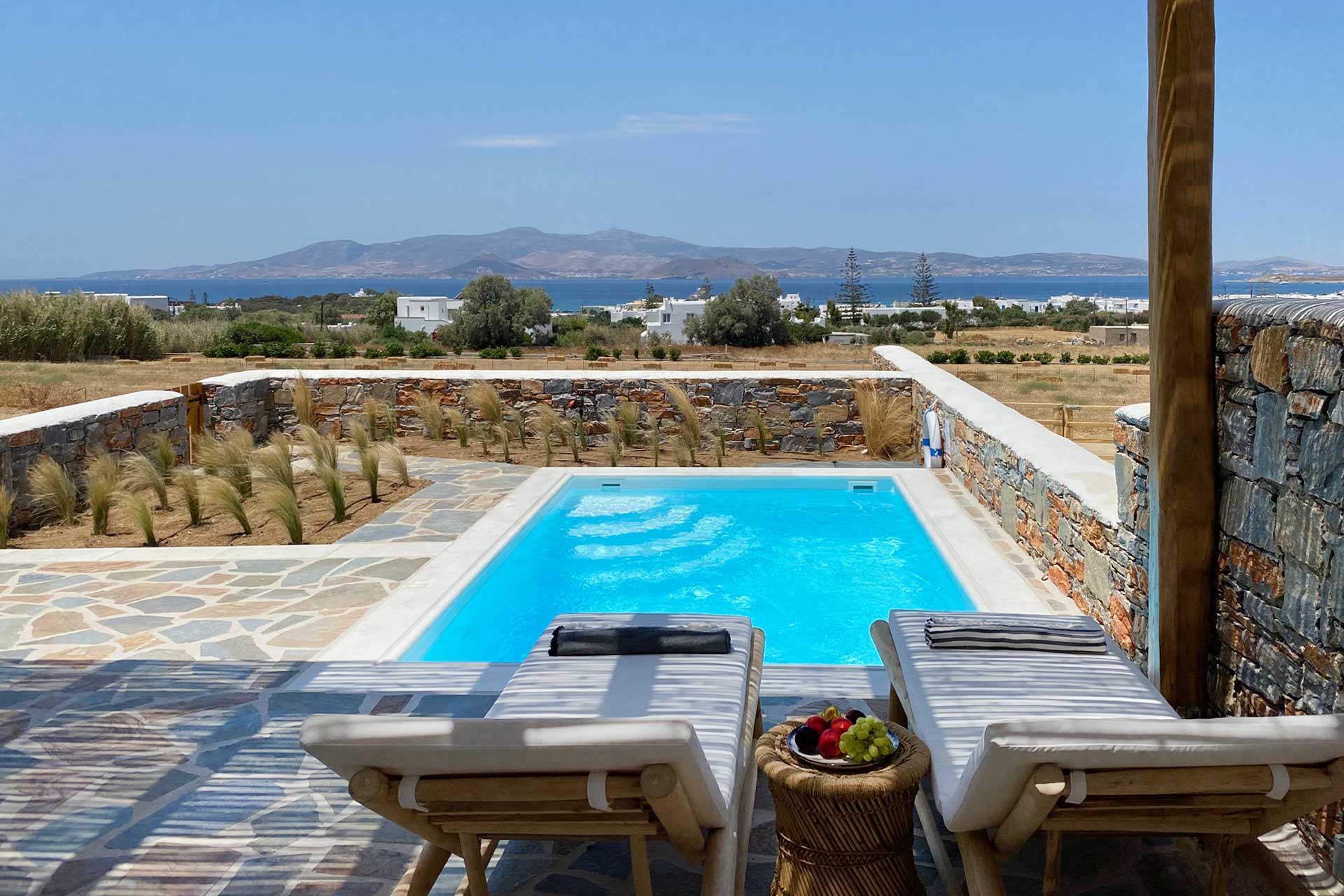 beachhouse-omega-naxos_beachhouse_naxos-cyclades-greece_exterior-pool.jpg