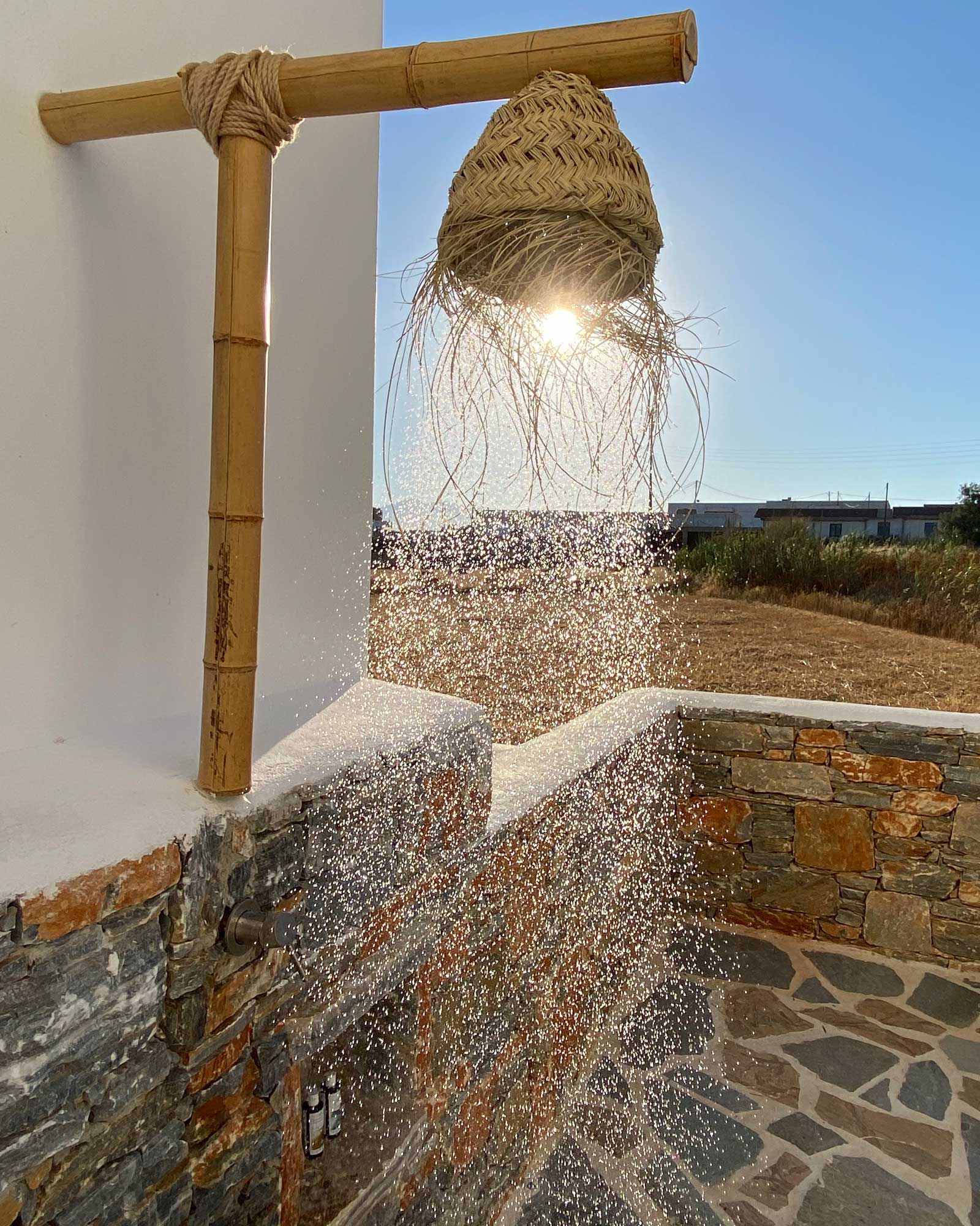 beachhouse-omega-naxos_beachhouse_naxos-cyclades-greece_exterior-shower.jpg
