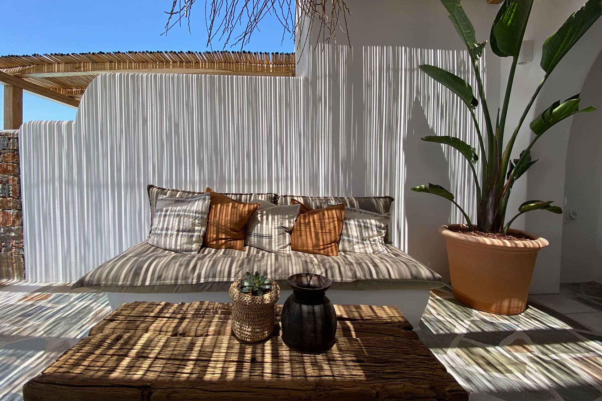 beachhouse-omega-naxos_beachhouse_naxos-cyclades-greece_exterior-sofa.jpg