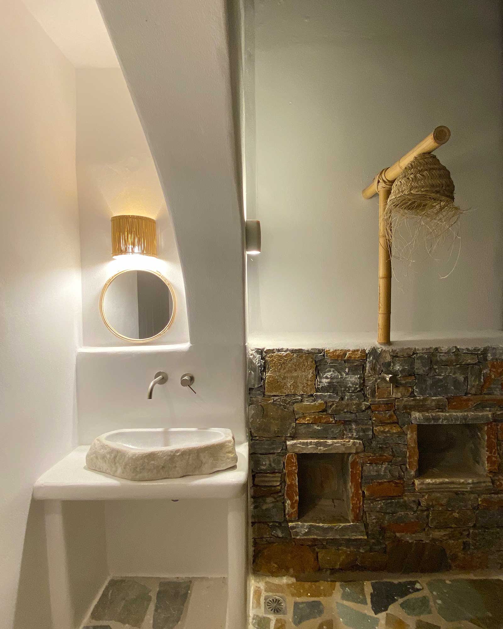 beachhouse-omega-naxos_beachhouse_naxos-cyclades-greece_interior-bathroom-design.jpg