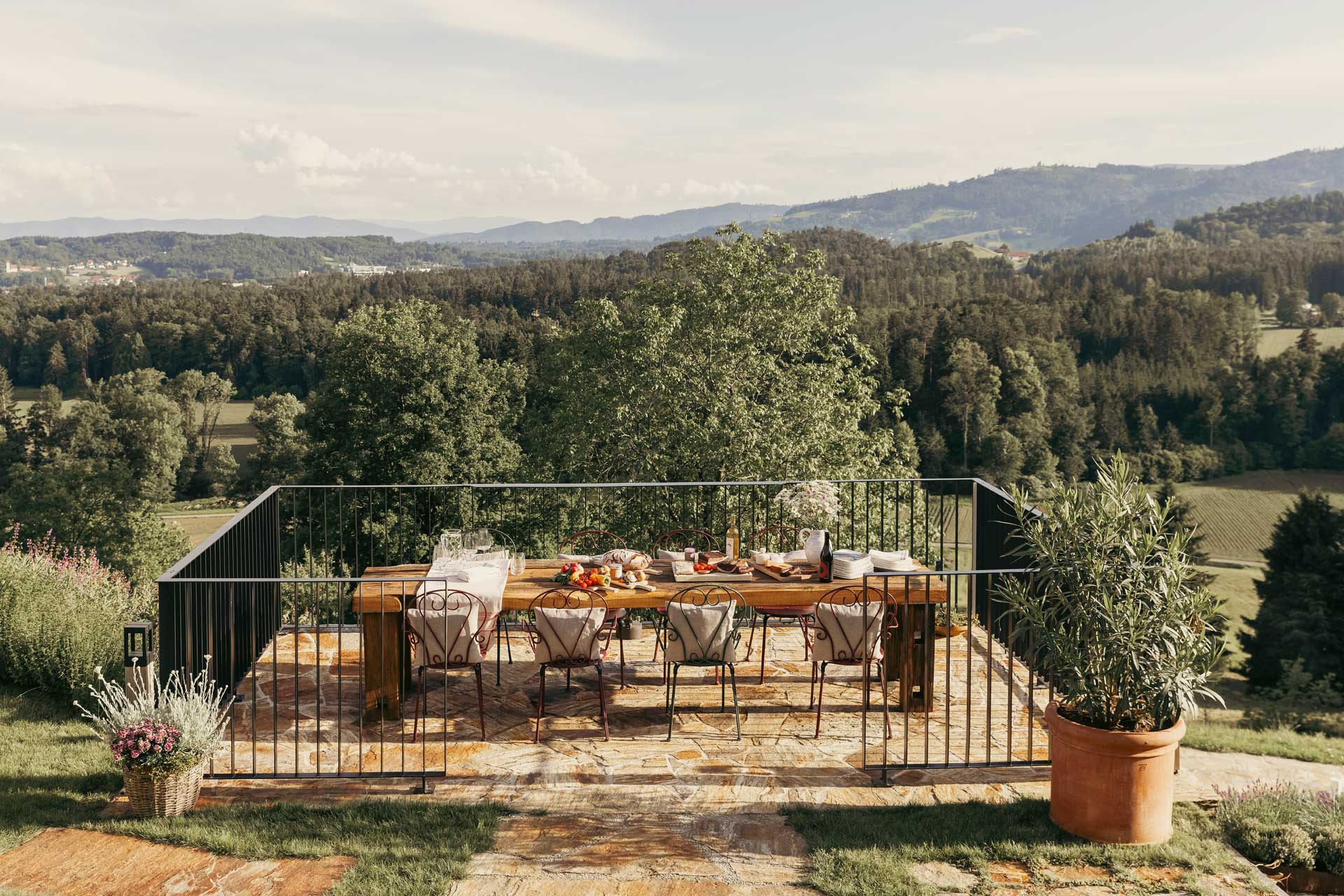 am-wildbachberg_house_steiermark-austria_exterior-table-view.jpg