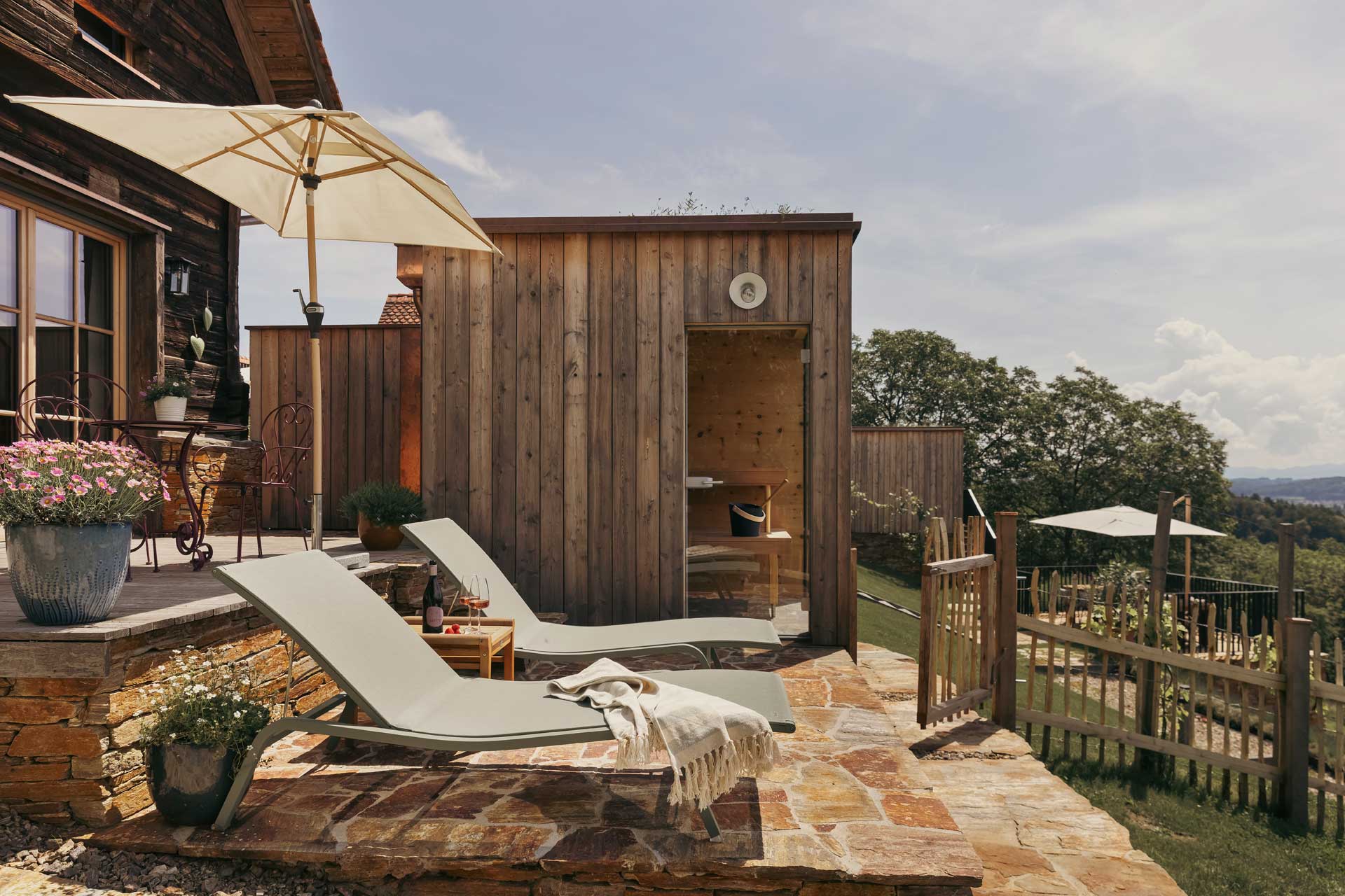 haus-sepp-am-wildbachberg_house_steiermark-austria_exterior-sauna.jpg