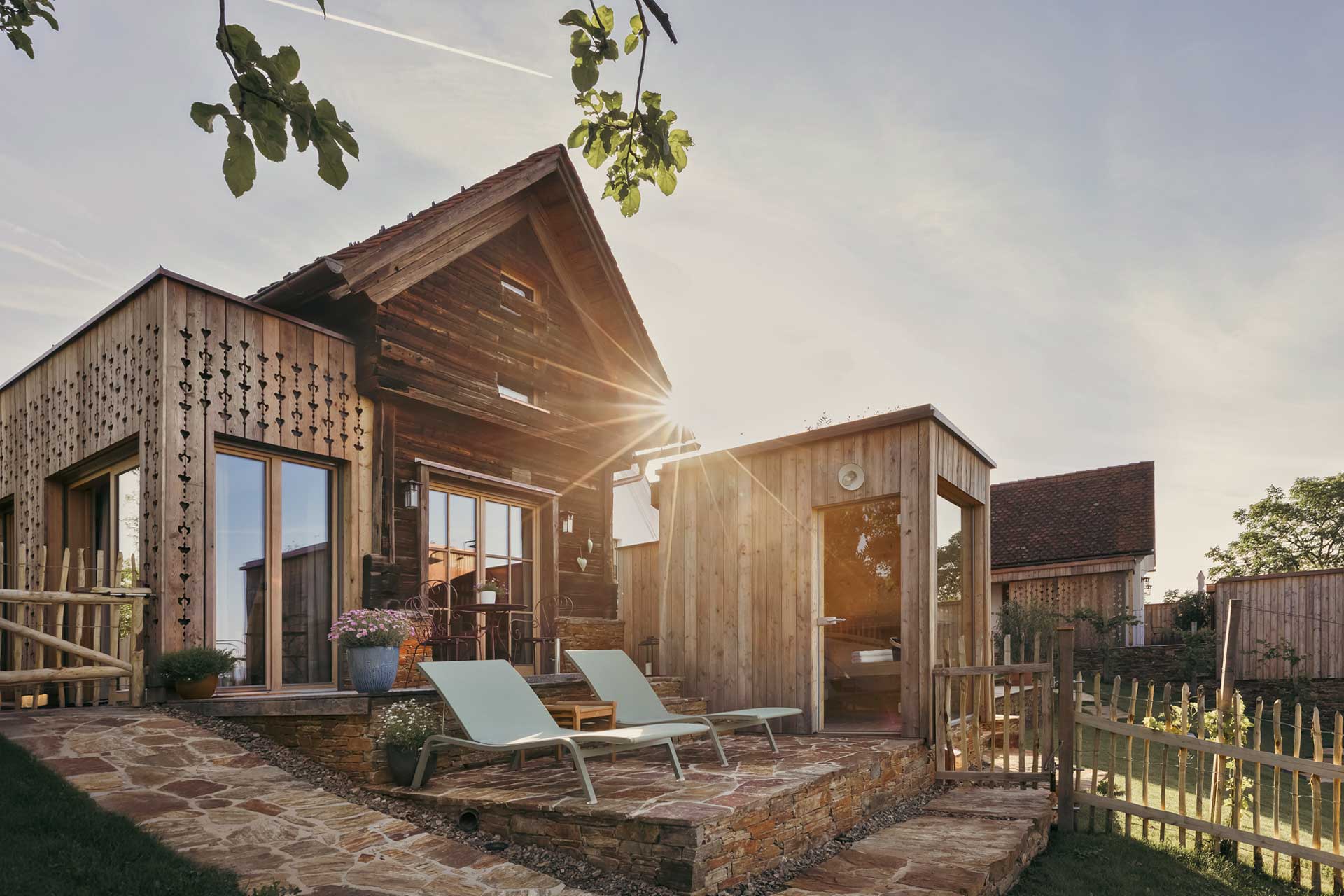 haus-sepp-am-wildbachberg_house_steiermark-austria_exterior-sunset.jpg