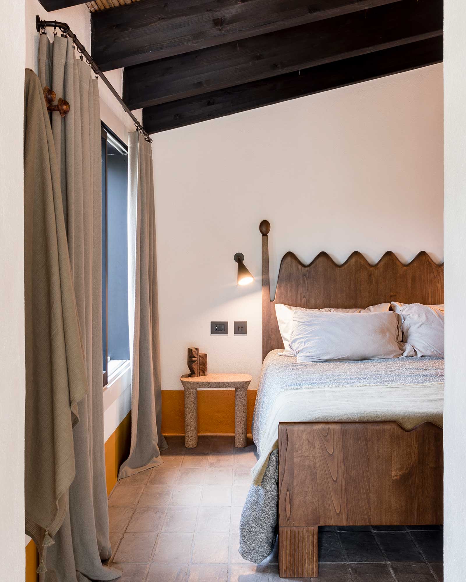 luxi-bia-guesthouses-la-residenza_house_sardegna-italy_interior-bedroom.jpg
