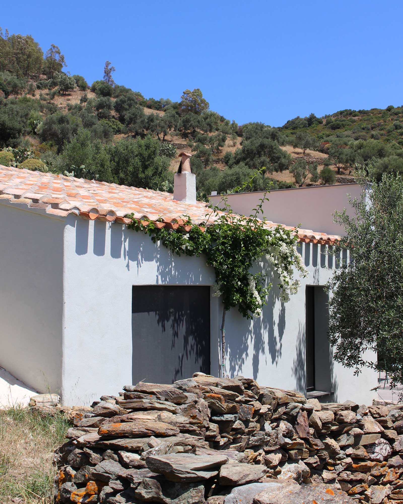luxi-bia_house_sardegna-italy_exterior-facade.jpg