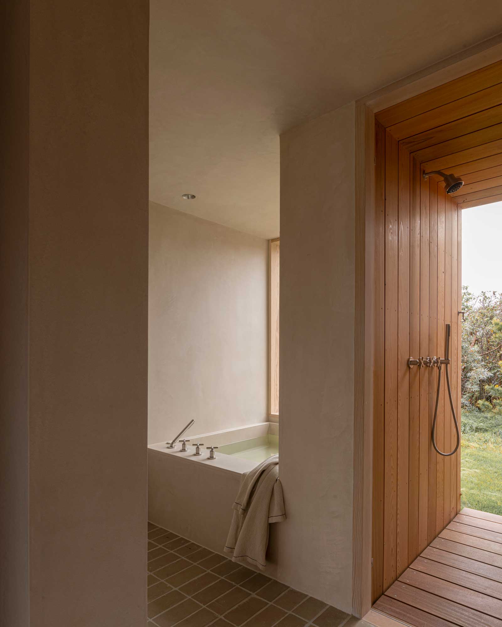 heatherhill-beach-house_beachhouse_seeland-denmark_interior-bathroom.jpg