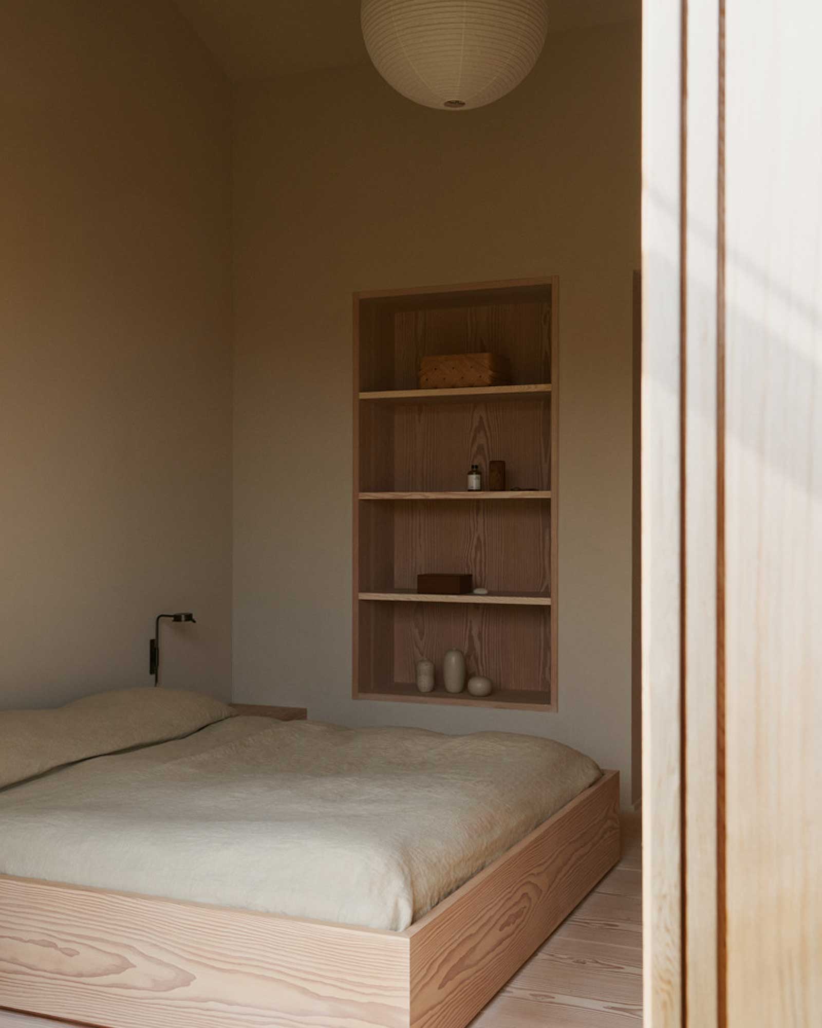heatherhill-beach-house_beachhouse_seeland-denmark_interior-bedroom-design.jpg