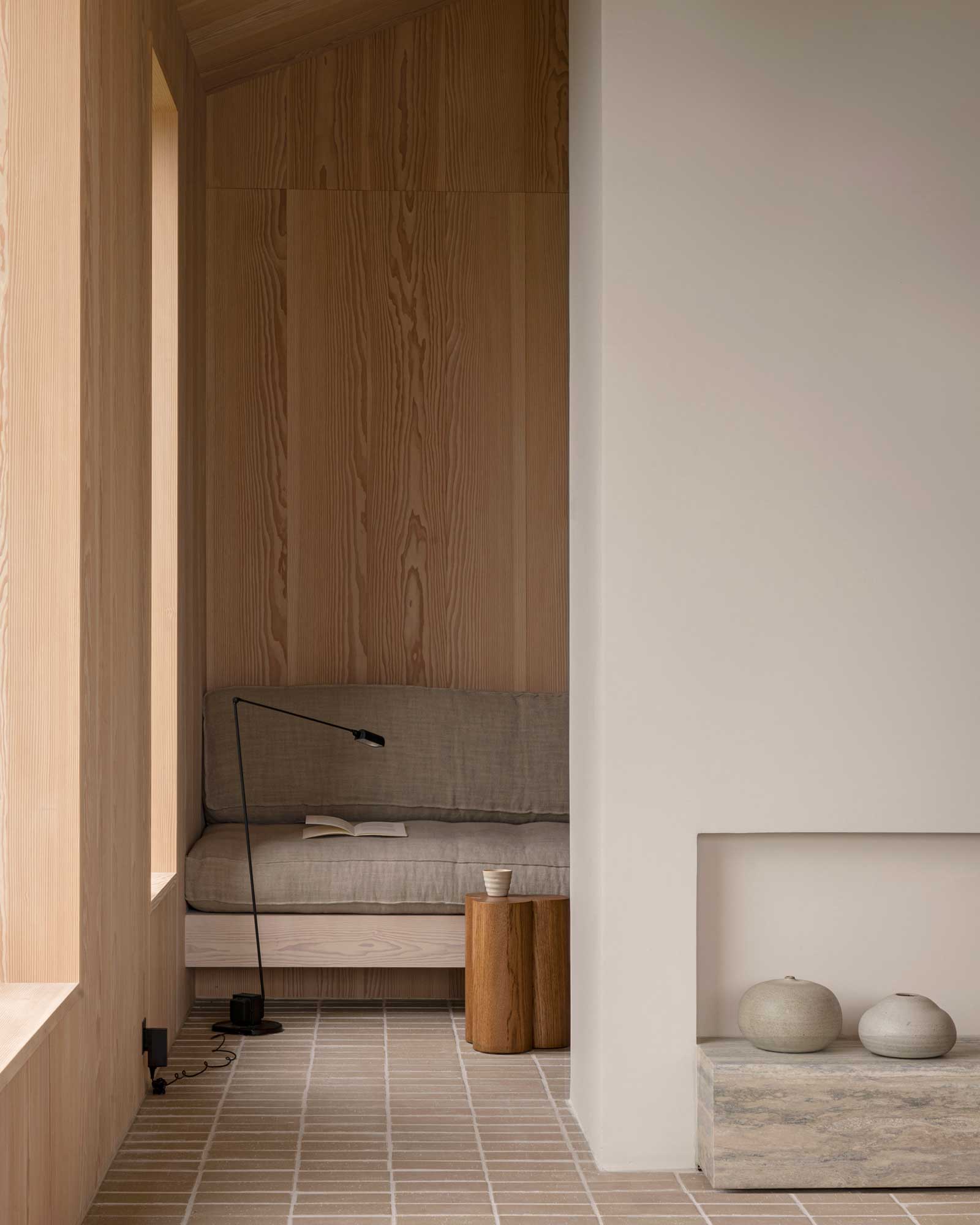 heatherhill-beach-house_beachhouse_seeland-denmark_interior-reading.jpg