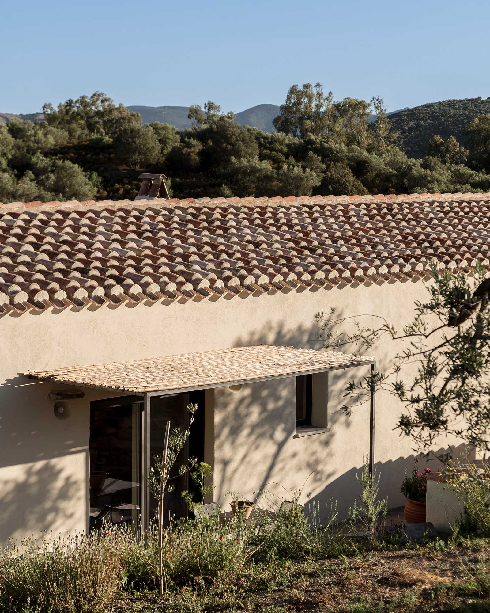 luxi-bia-casa-corte_house_sardegna-italy_exterior-architecture.jpg