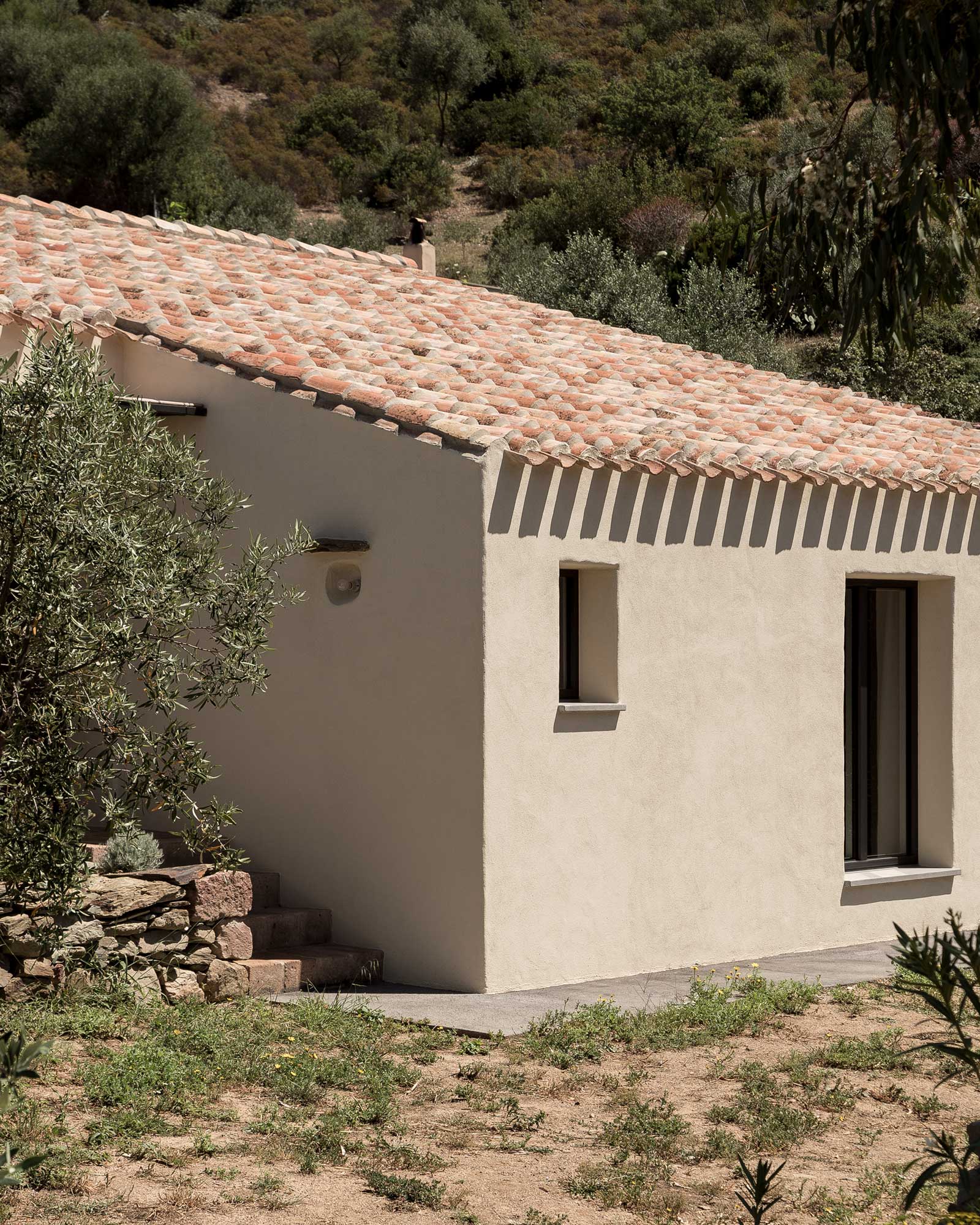 luxi-bia-casa-corte_house_sardegna-italy_exterior-facade-detail.jpg