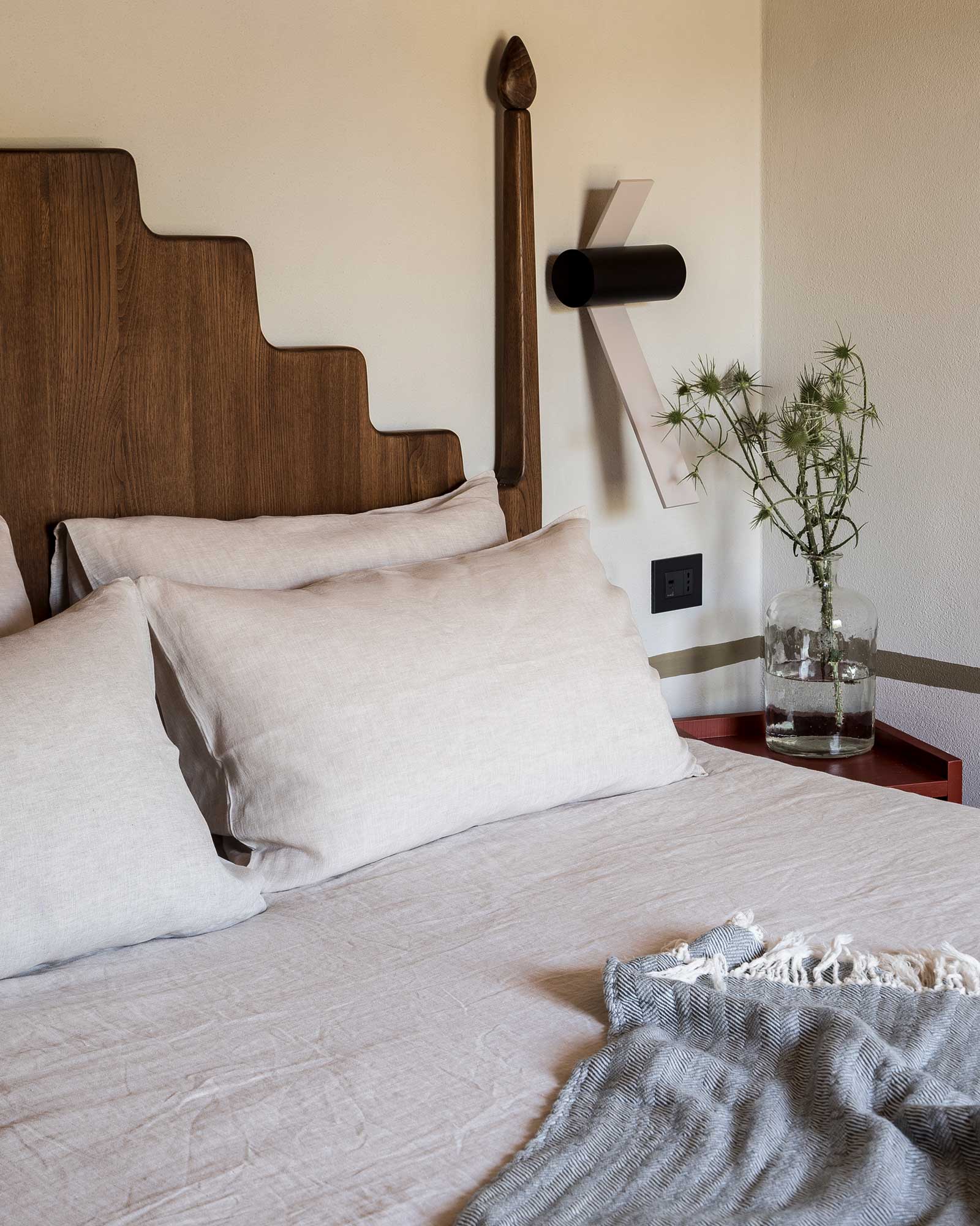 luxi-bia-casa-corte_house_sardegna-italy_interior-bed-detail.jpg