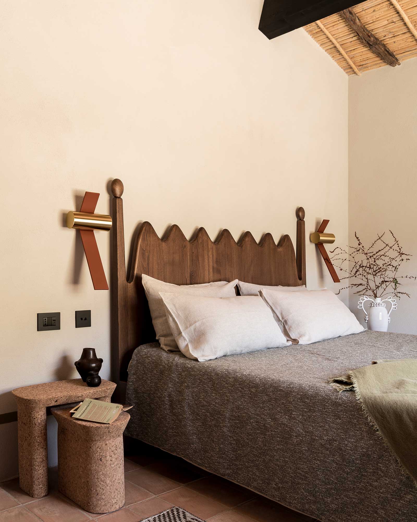 luxi-bia-casa-corte_house_sardegna-italy_interior-bedroom.jpg
