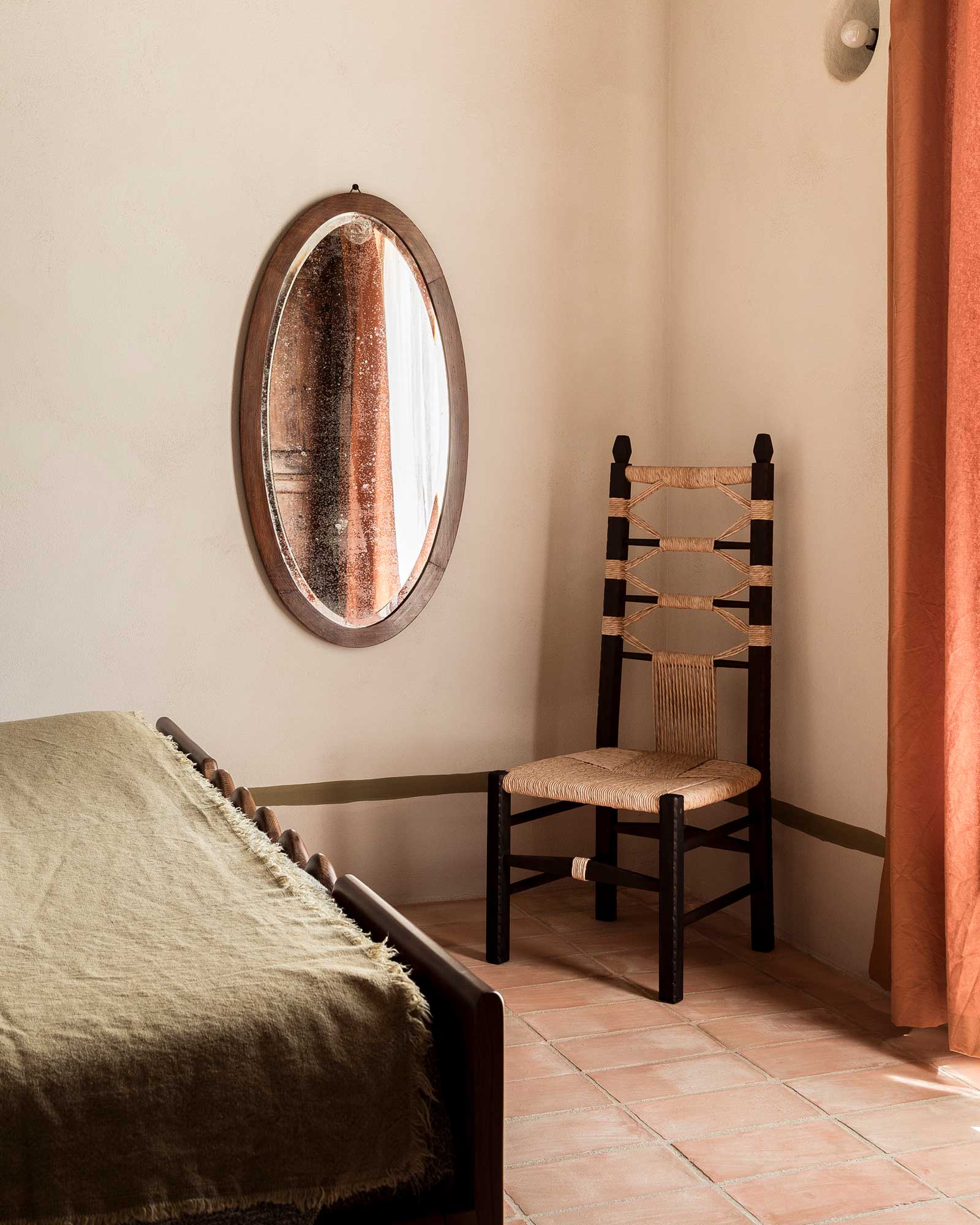 luxi-bia-casa-corte_house_sardegna-italy_interior-bedroom-design-space.jpg
