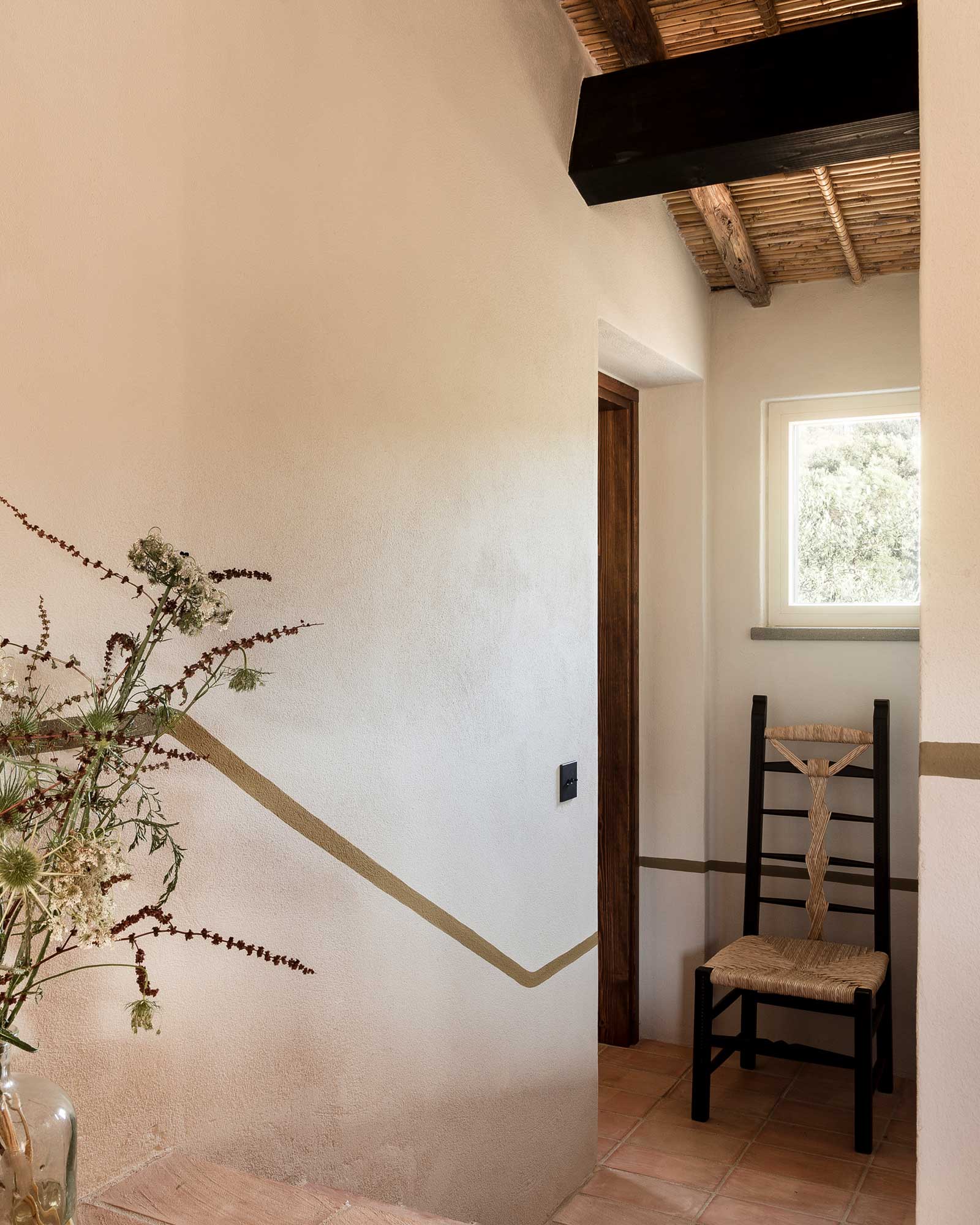 luxi-bia-casa-corte_house_sardegna-italy_interior-entrance.jpg